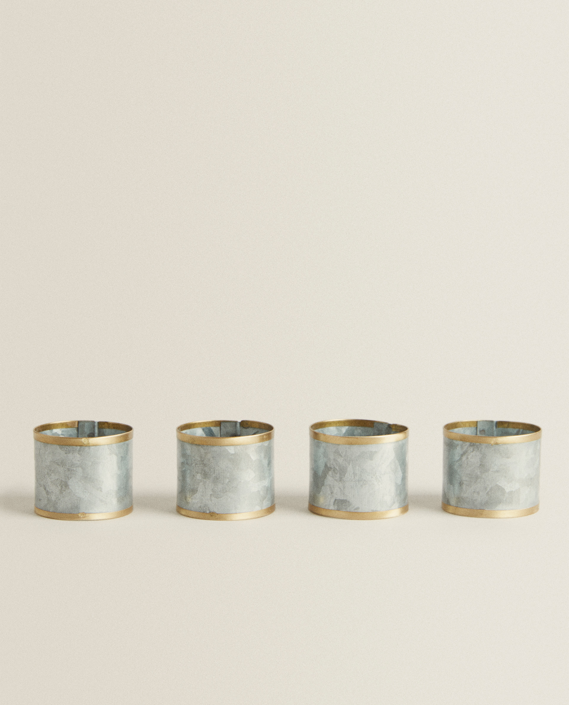 Galvanize Metal Pecete Tutucu 4 Lu Paket Pecete Halkasi Masa Aksesuari Yemek Odasi Zara Home Turquia