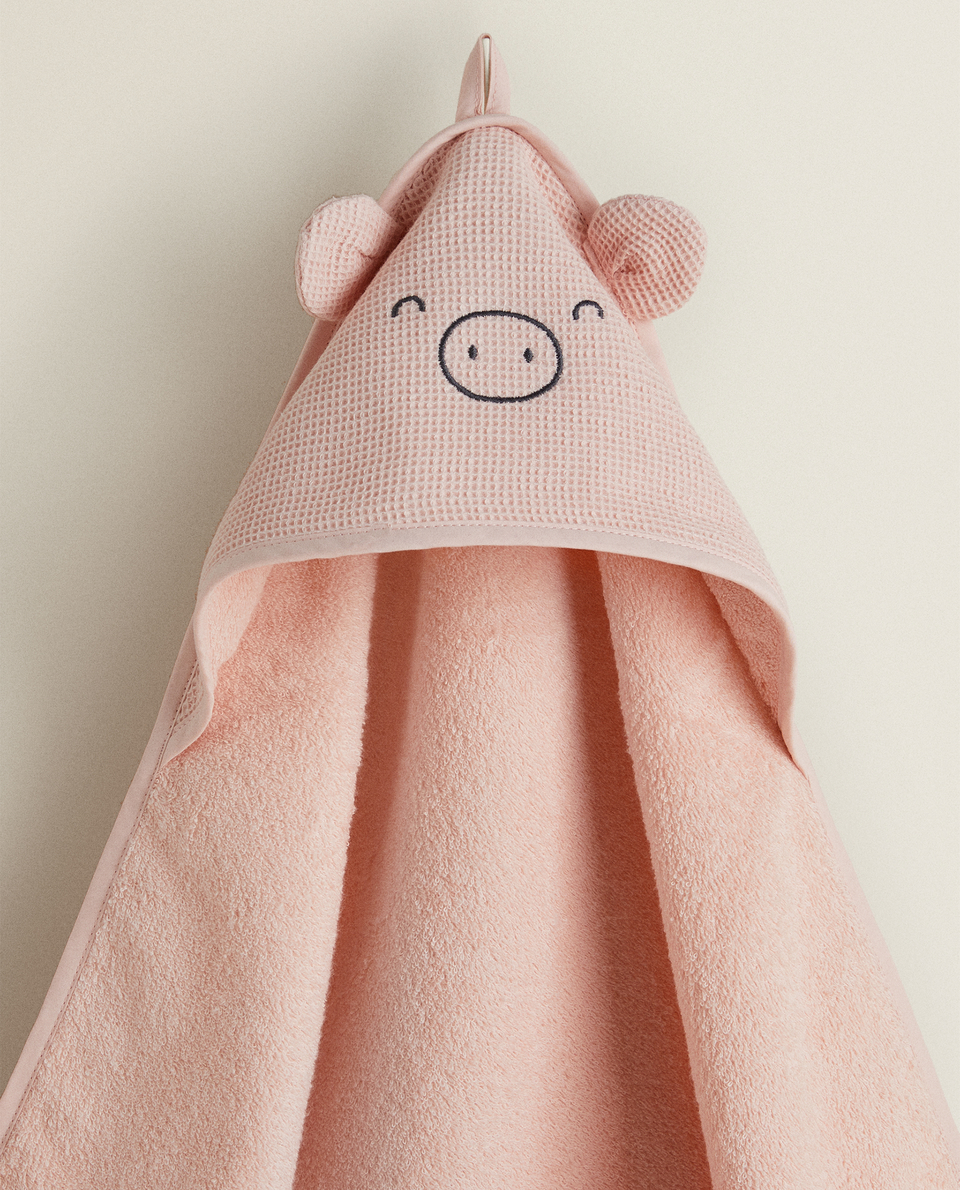 pig hooded towel