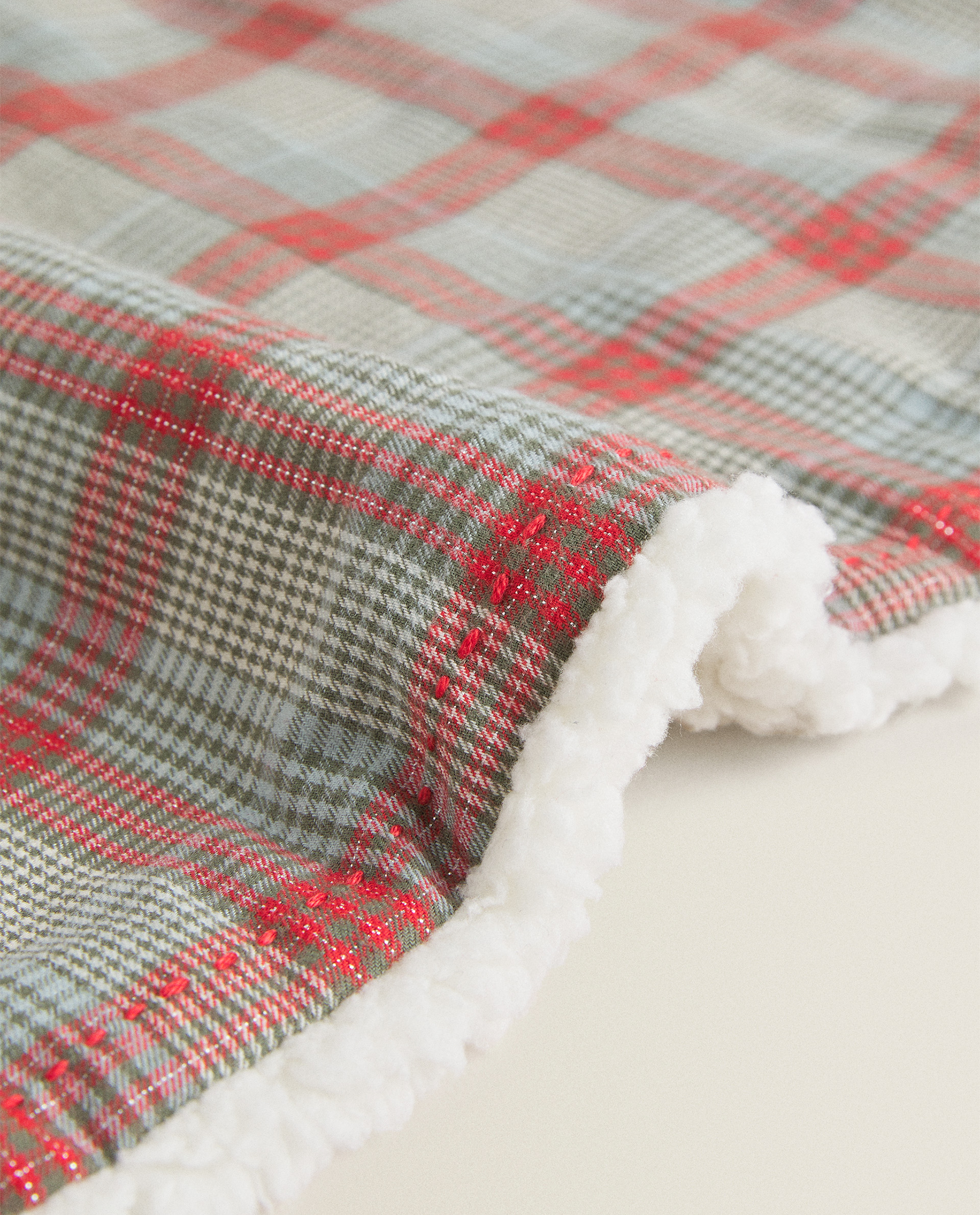 PLAID FLEECE BLANKET Zara Home Canada