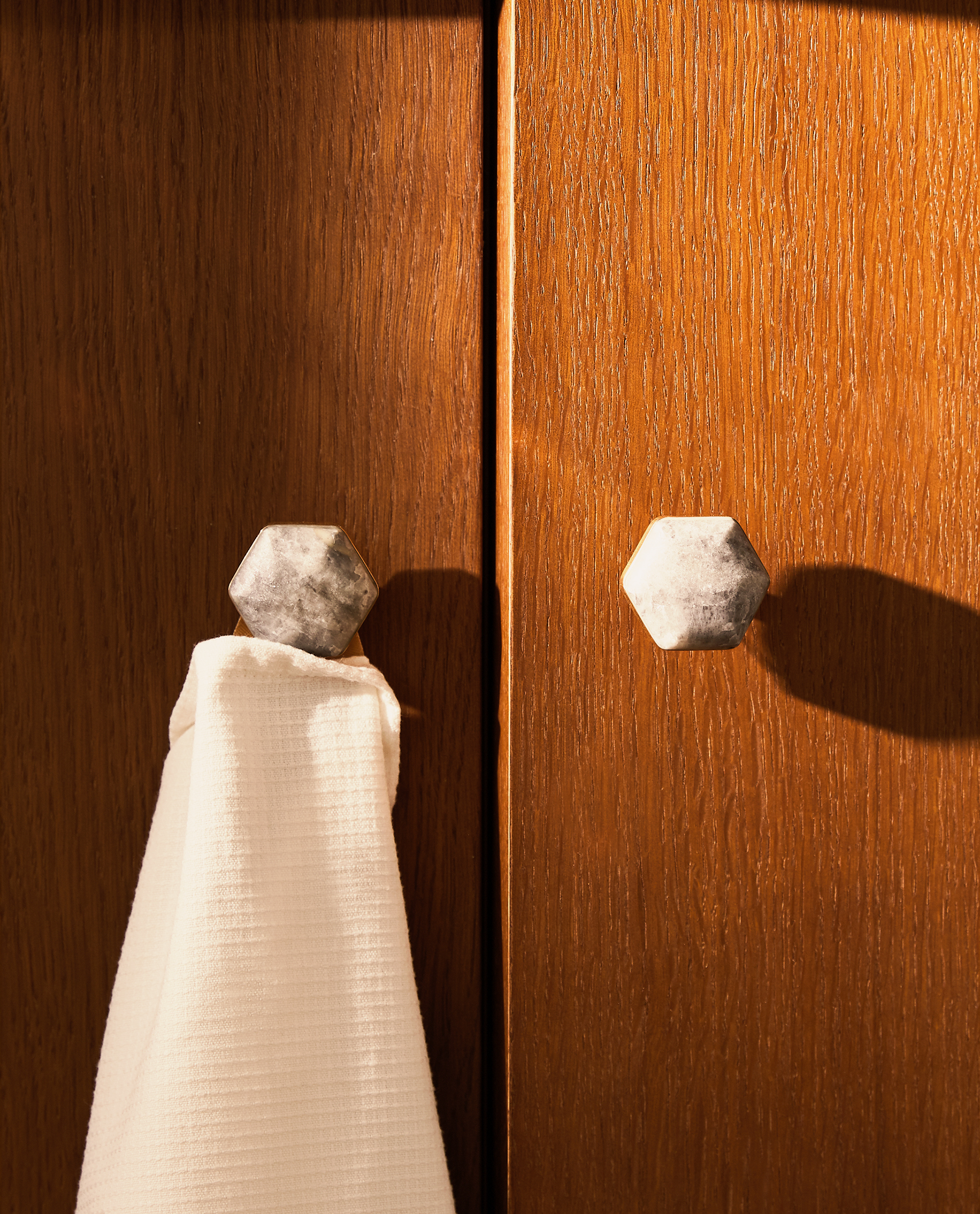 مقبض من الرخام الرمادي طقم من 2