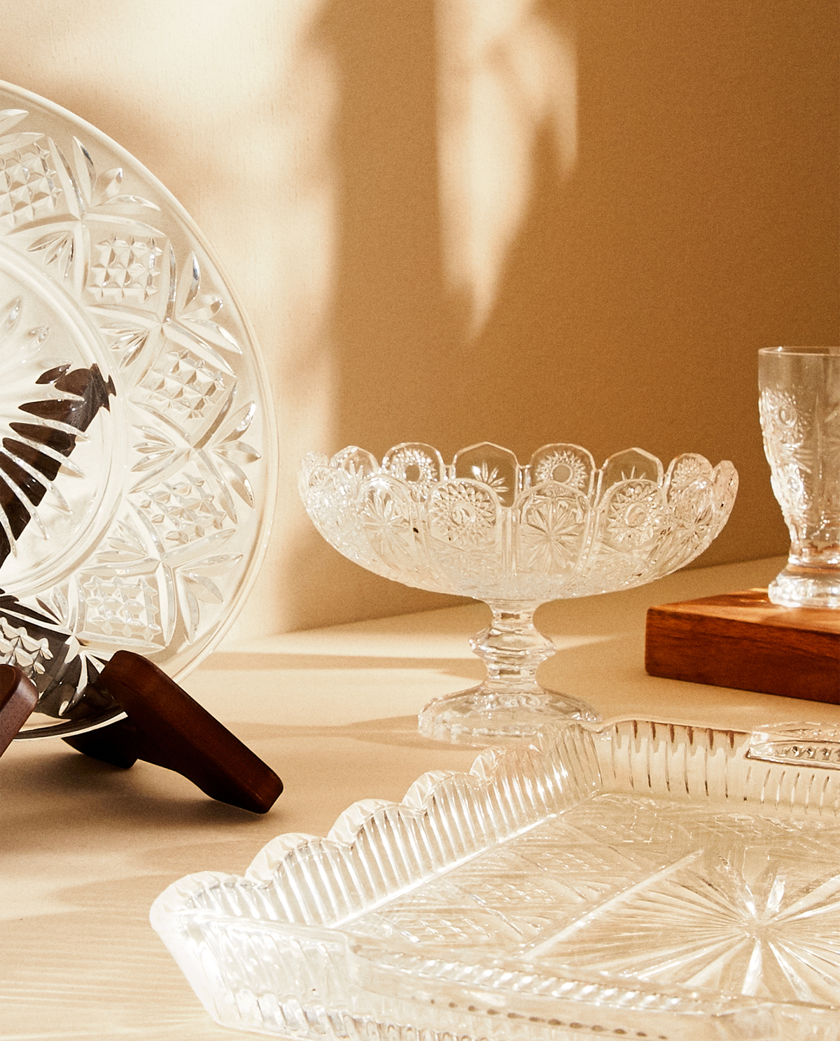 SET WITH RAISED FLORAL DESIGN Zara Home Japan