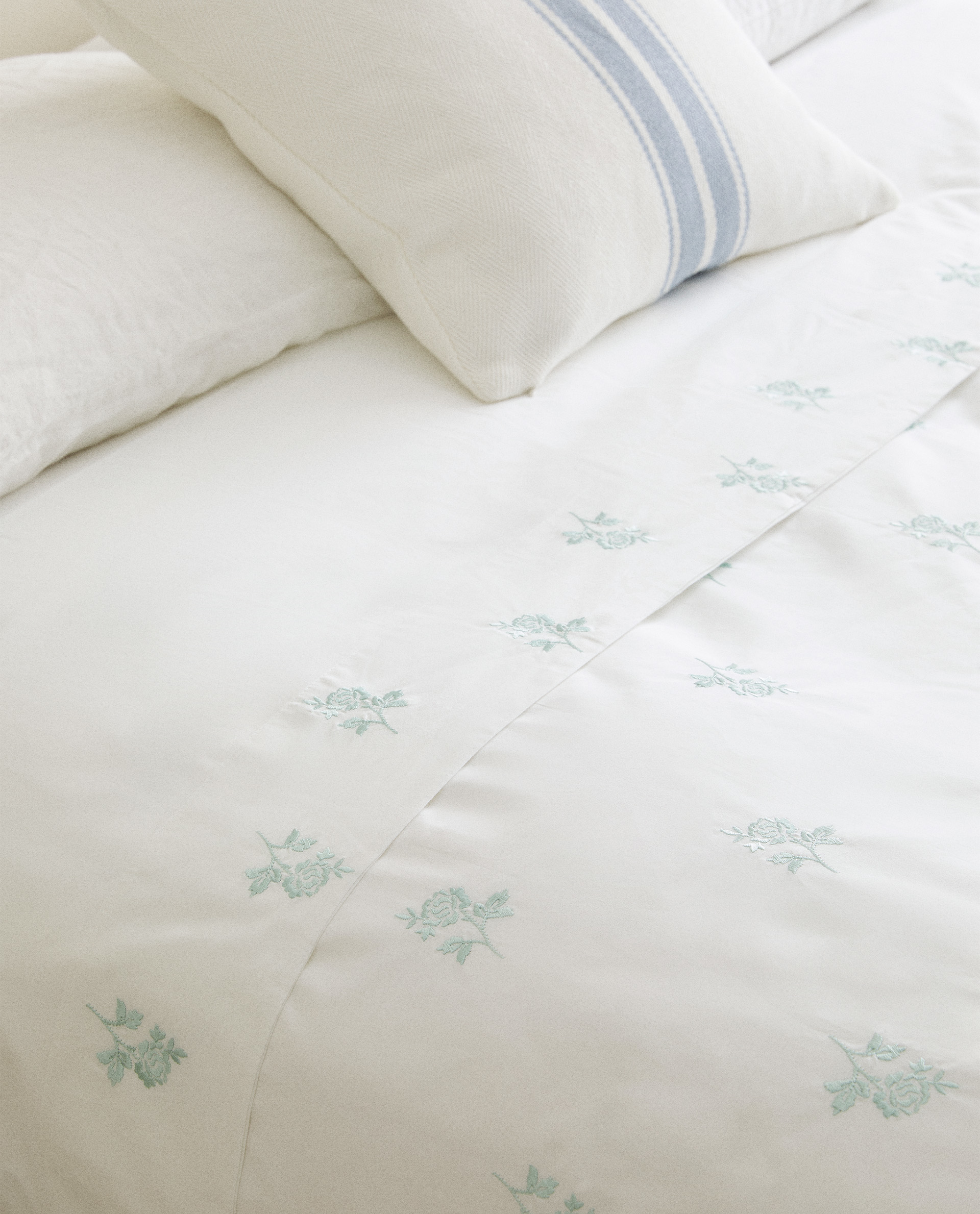 Duvet Cover With Embroidered Roses Duvet Covers Bed Linen