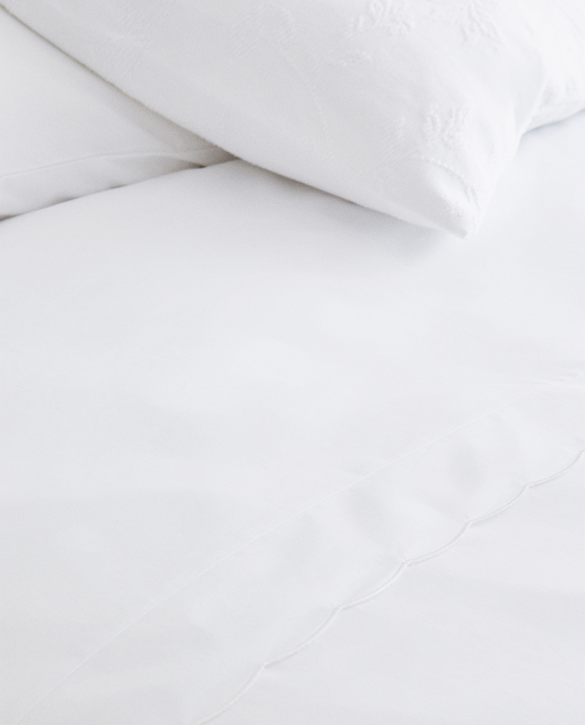 Duvet Cover With Scalloped Ruffle Trim Flat Sheets Bed Linen