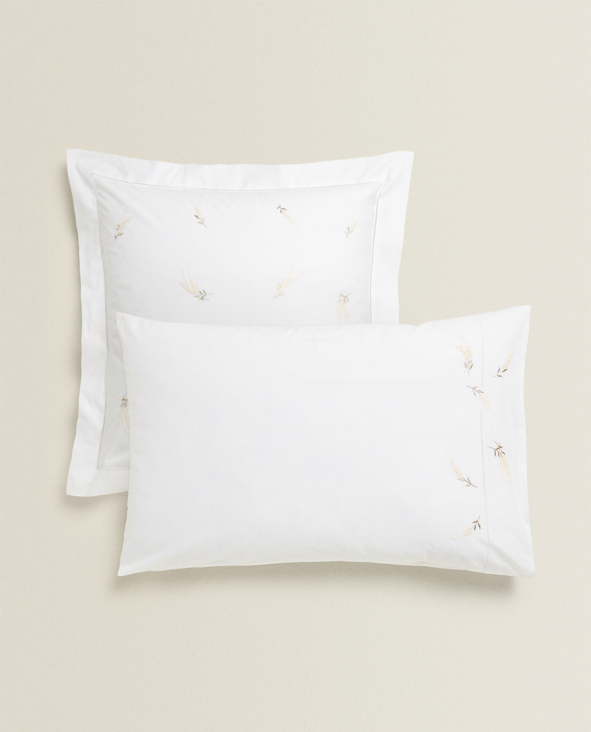 PILLOWCASE WITH LAVENDER EMBROIDERY 