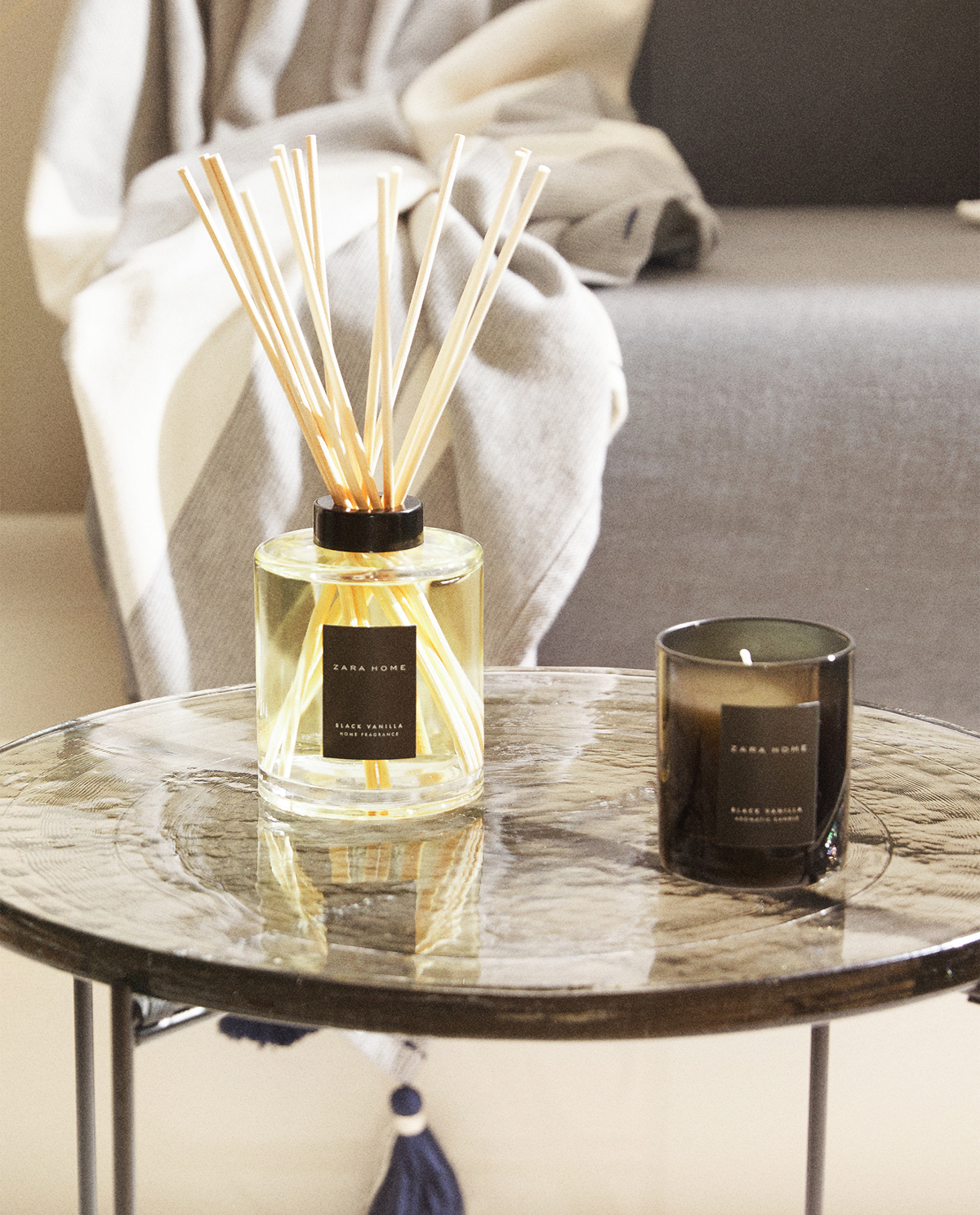 Zara home диффузор. Black Vanilla диффузор Zara Home. Zara Home Black Vanilla. Диффузор с ротанговыми палочками Zara Home. Zara Home диффузор с ротанговыми палочками 2017.
