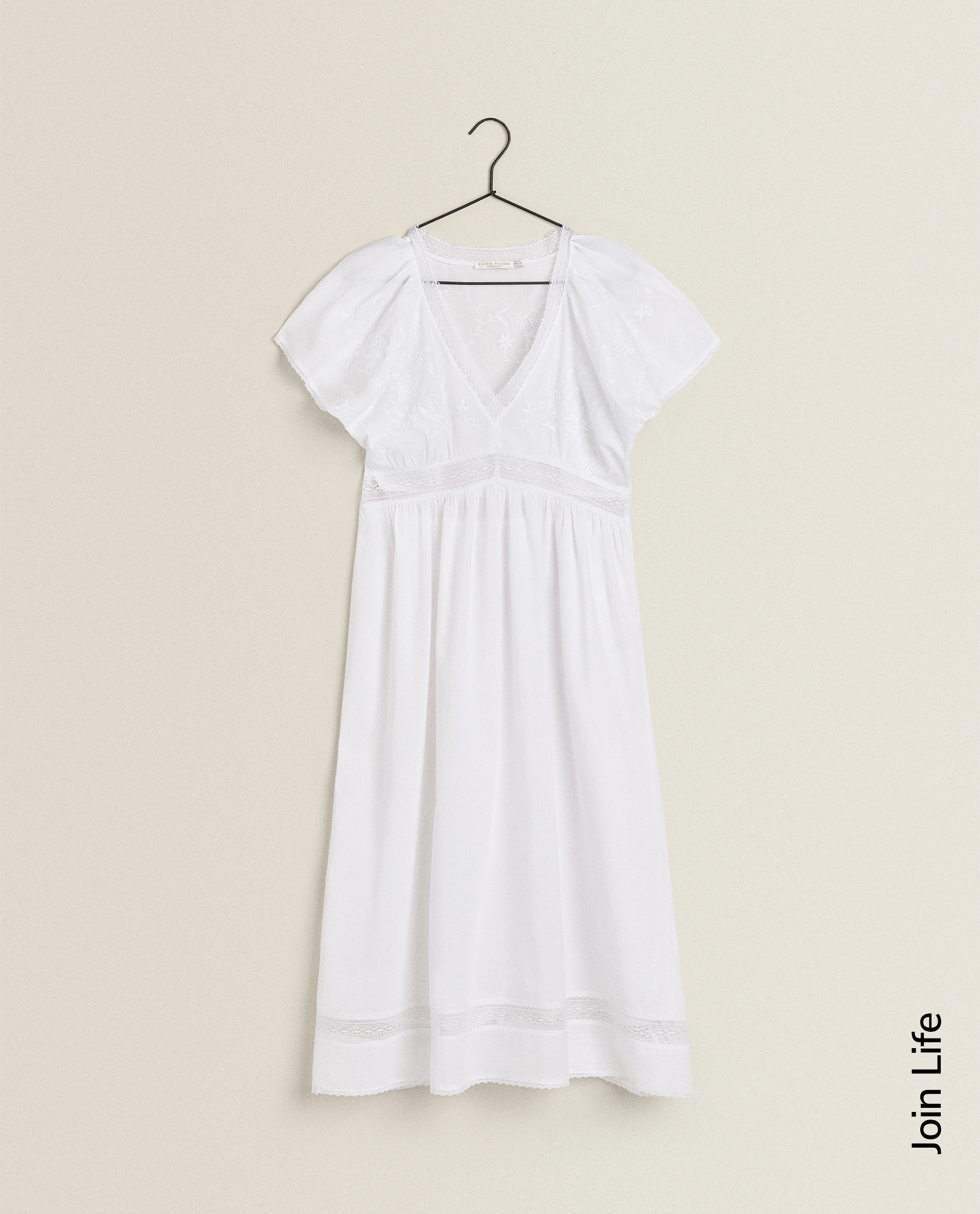 EMBROIDERED WHITE NIGHTDRESS - FOOTWEAR 