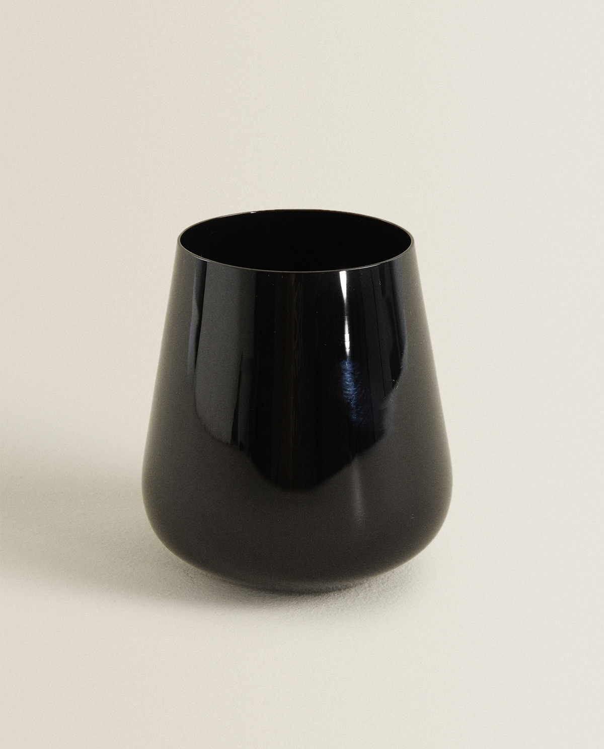 Стакан 220мл bormioli rocco. Стаканы черные стеклянные. Черный стакан. Черный стакан. Черный бумажный стакан 350 мл.