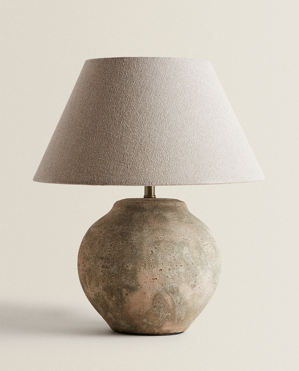 Lamp With Antique Finish Ceramic Base Mirrors Living Room