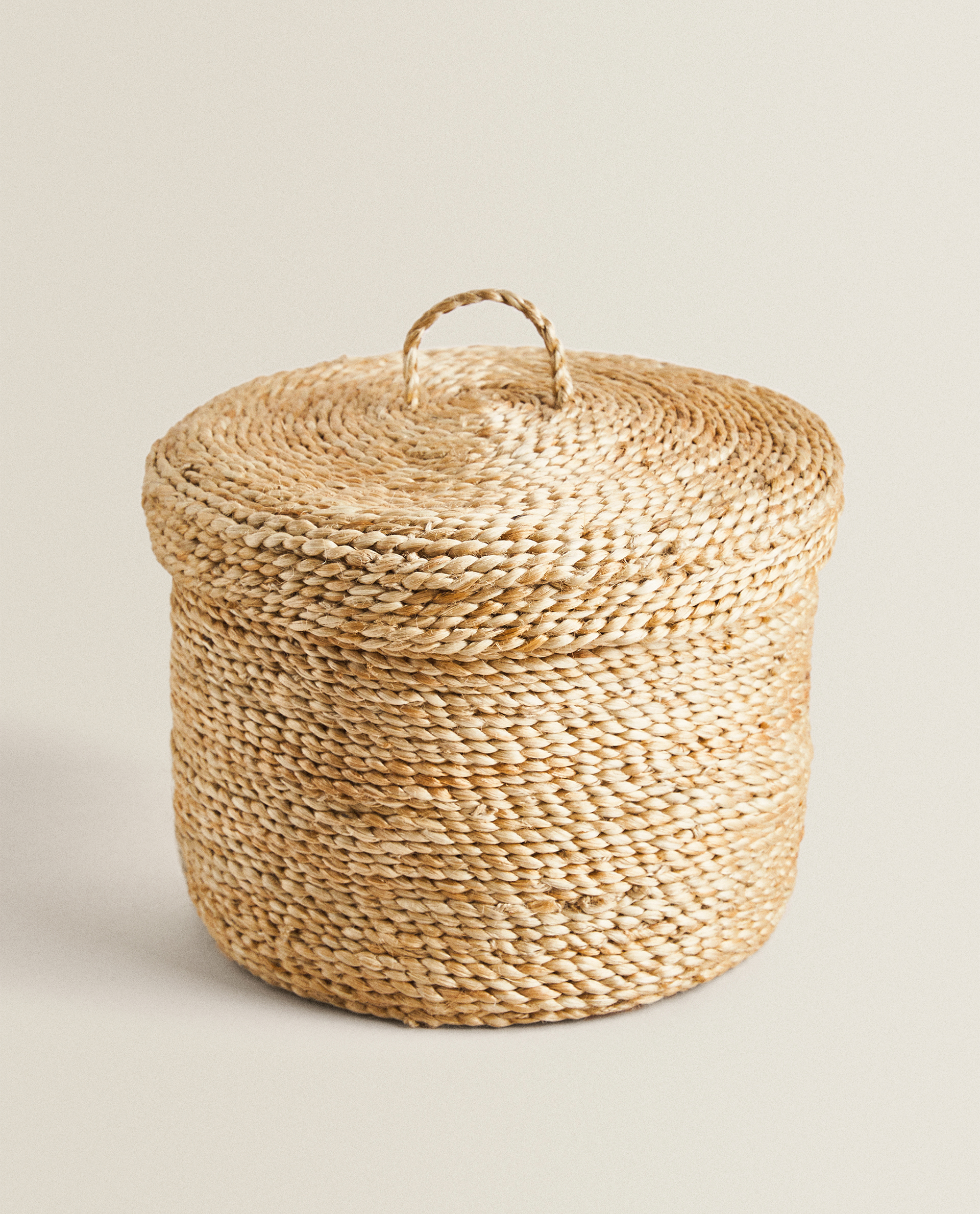 basket with lid