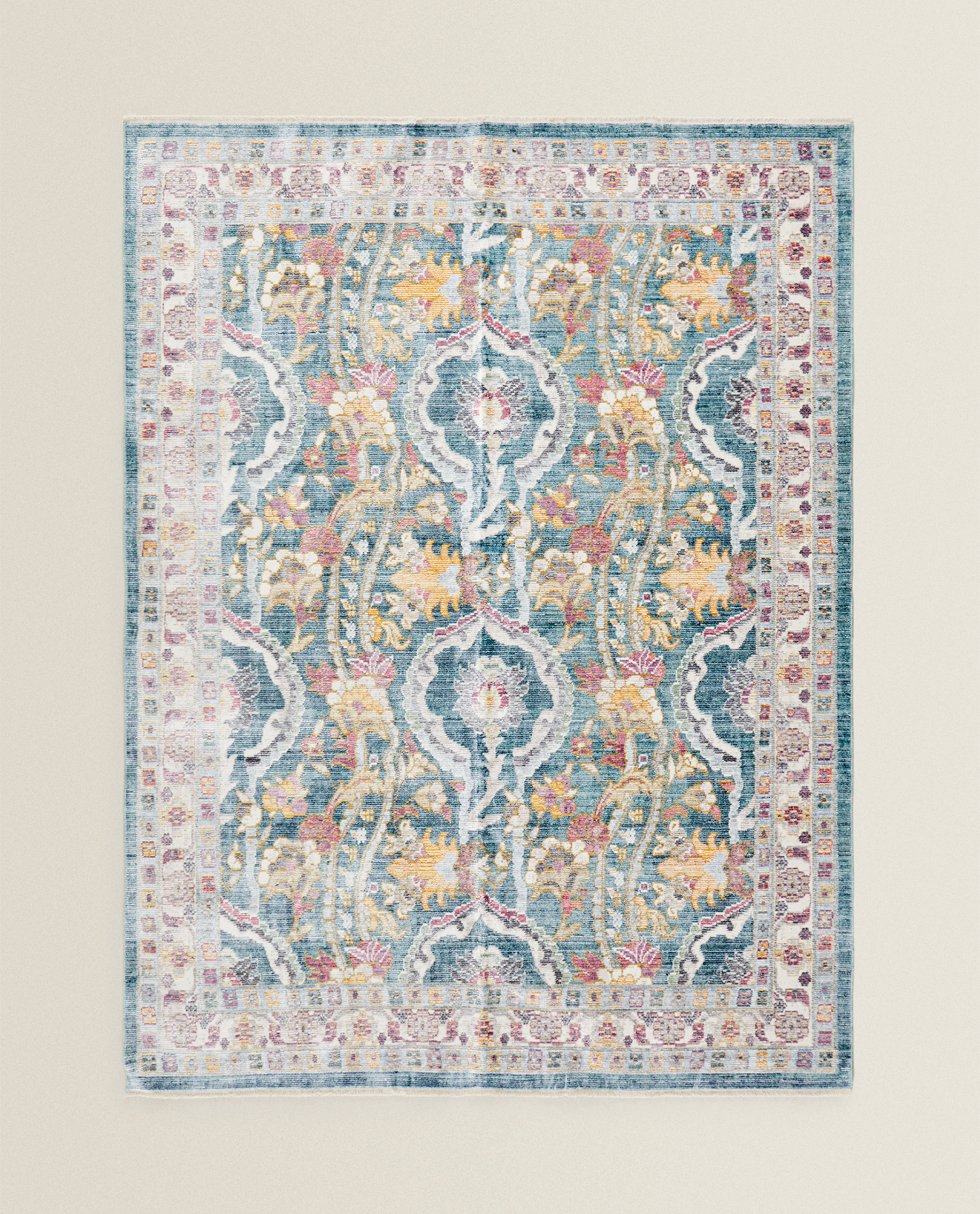 Cicekli Viskoz Kilim Hali Oturma Odasi Zara Home Turquia