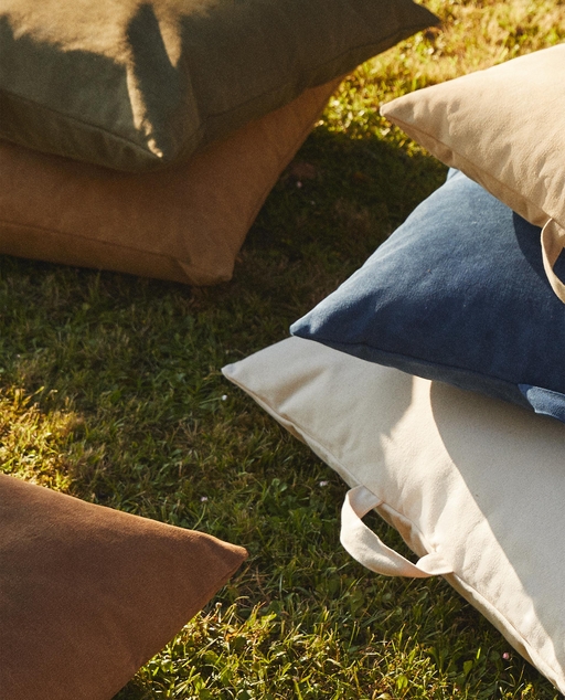 floor pillow with handle