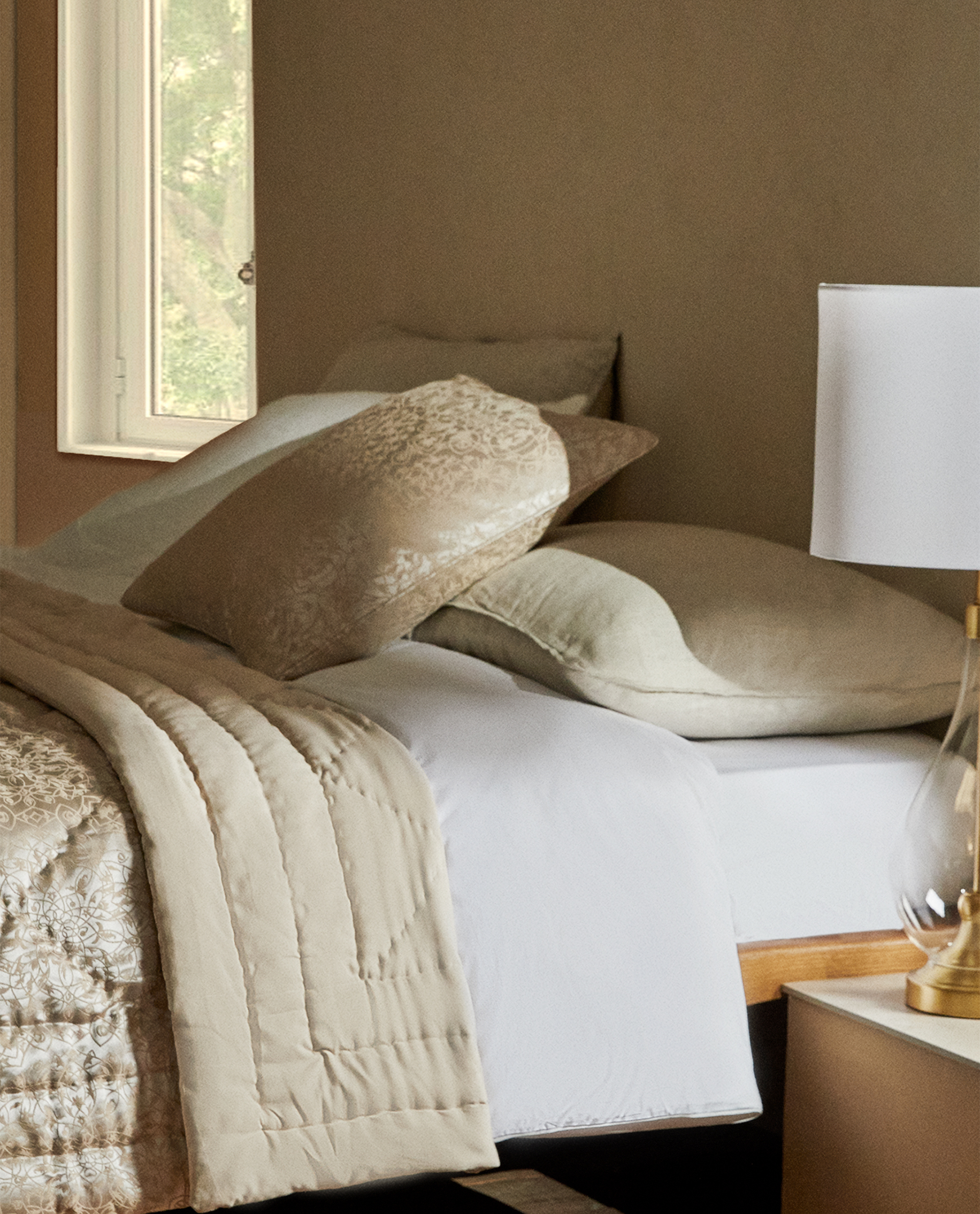 لحاف مبطن بيج لحاف غرف نوم زارا هوم لحاف مبطن بيج لحاف غرف نوم زارا هوم