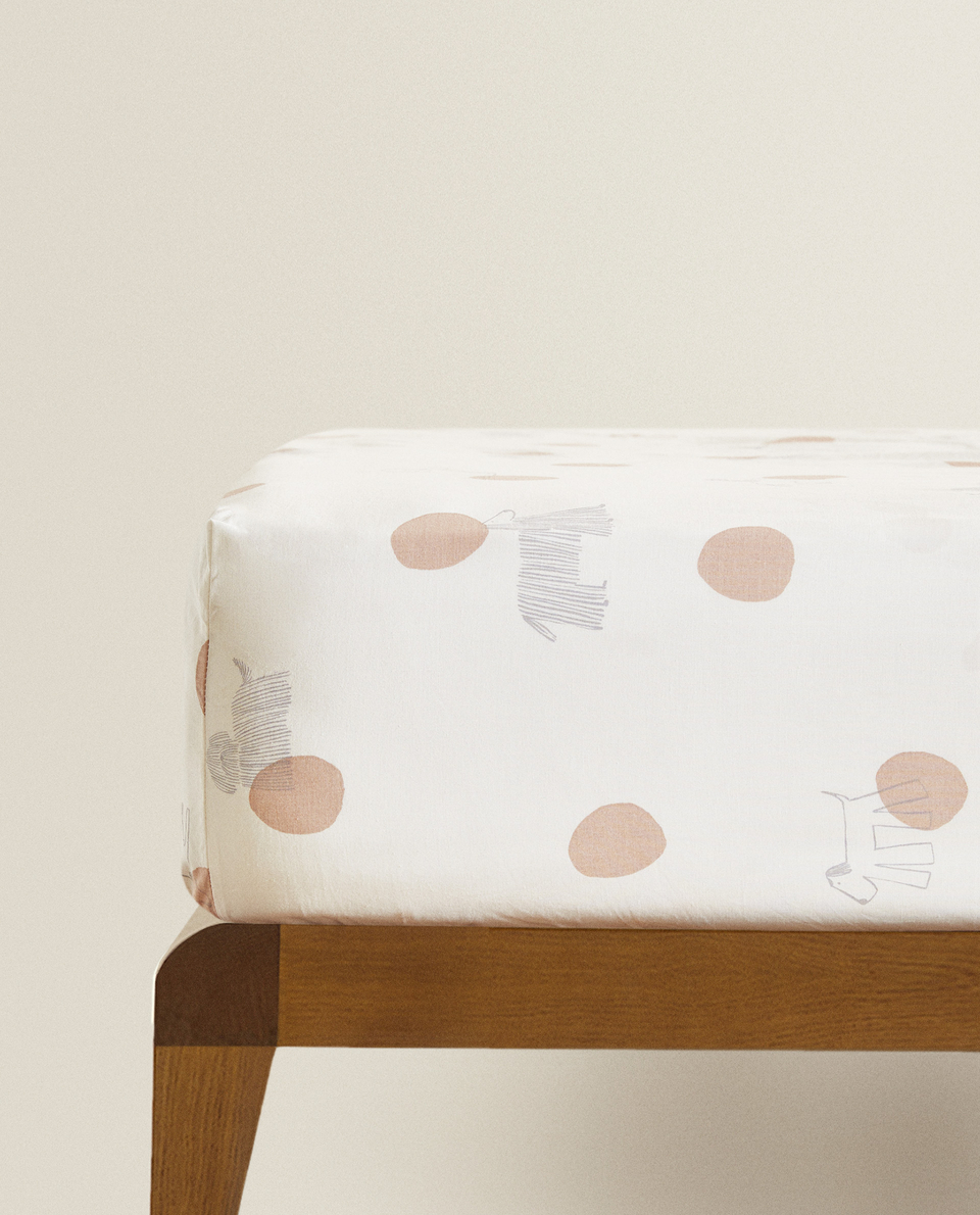 DOGS AND POLKA DOT FITTED SHEET