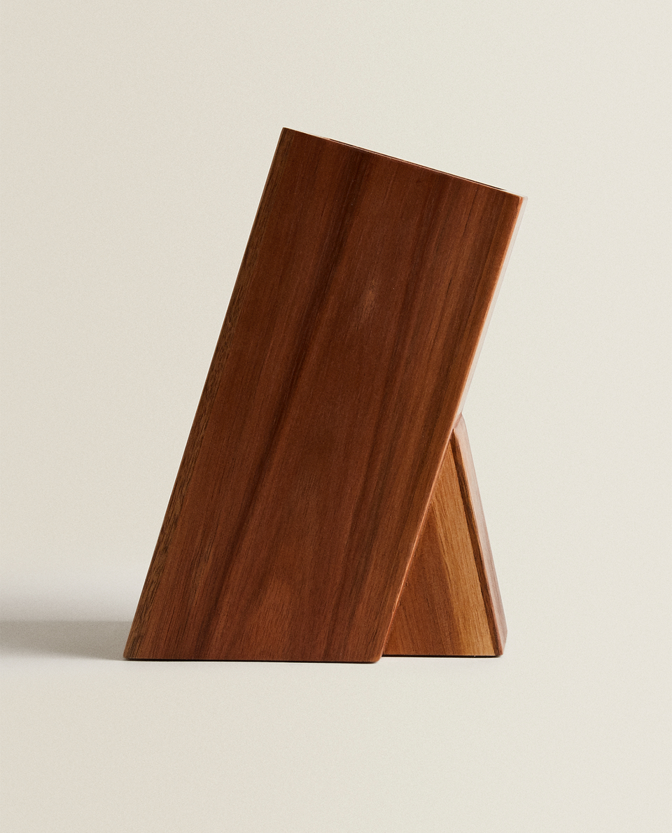 WOODEN KNIFE STAND