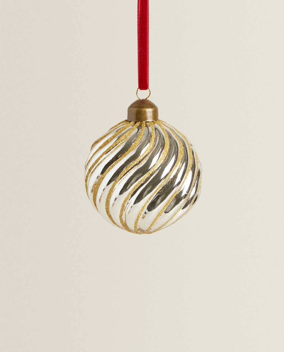 CURVED-DESIGN CHRISTMAS BAUBLE