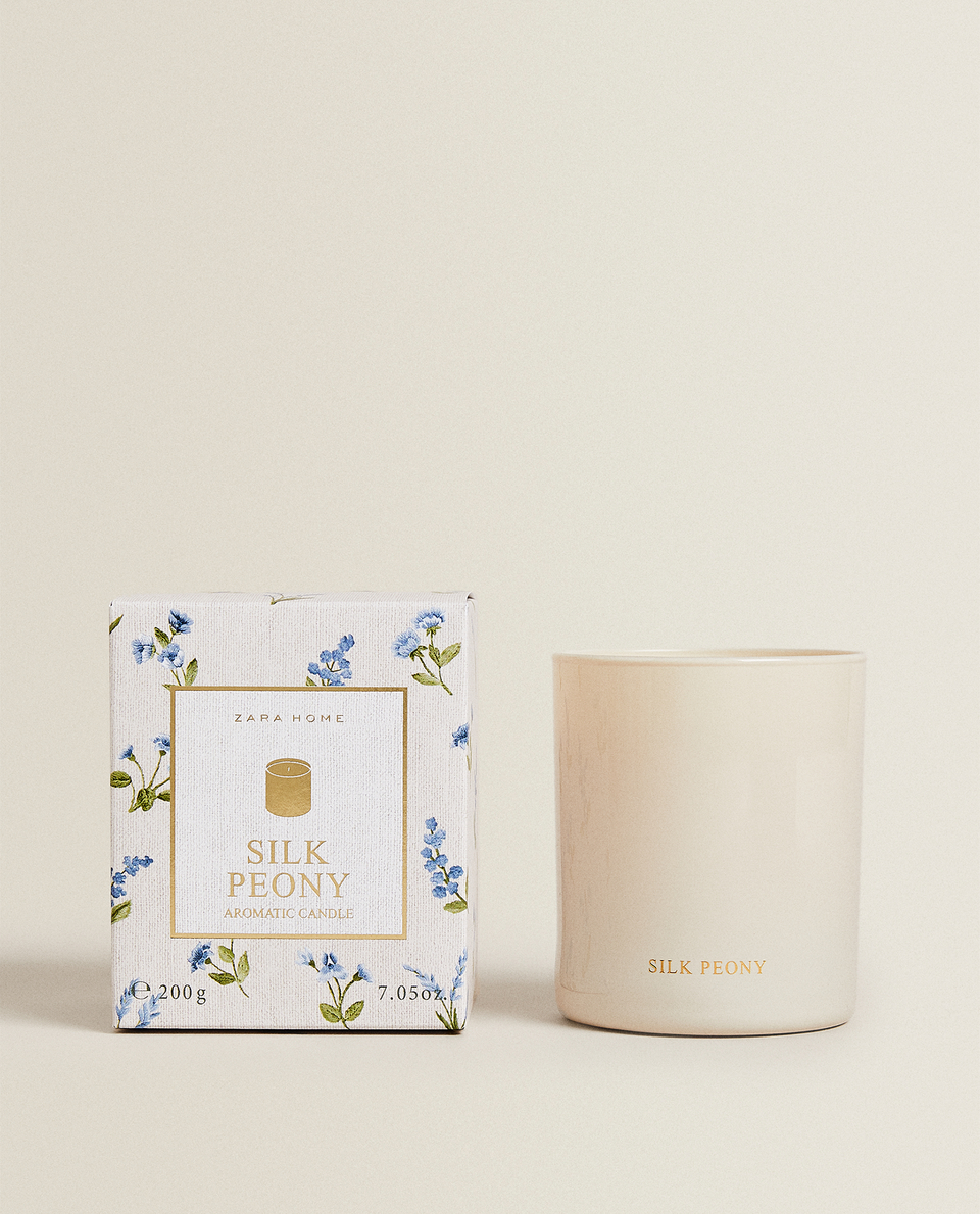 (200 G) SILK PEONY SCENTED CANDLE