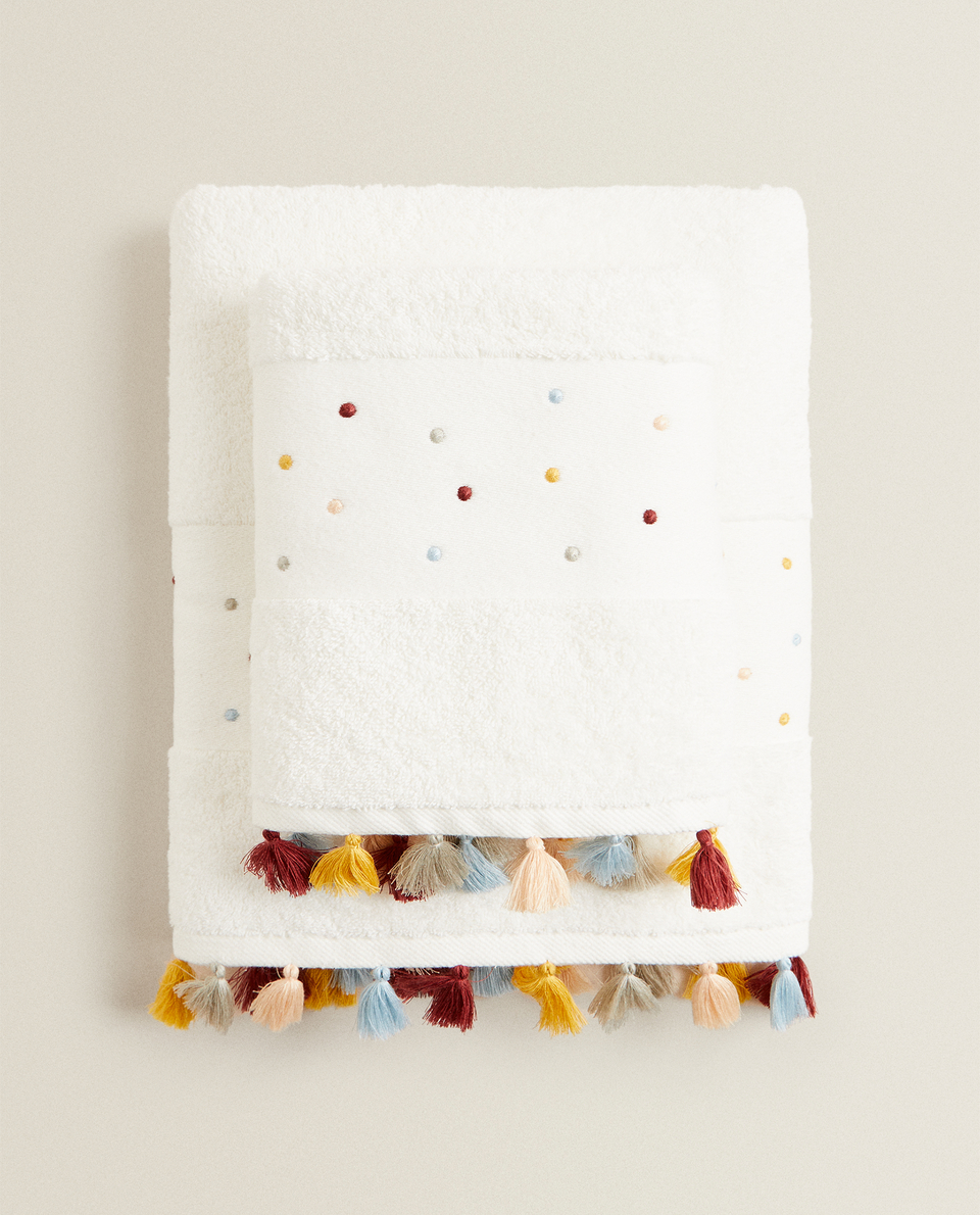 EMBROIDERED POLKA DOT AND TASSEL TOWEL
