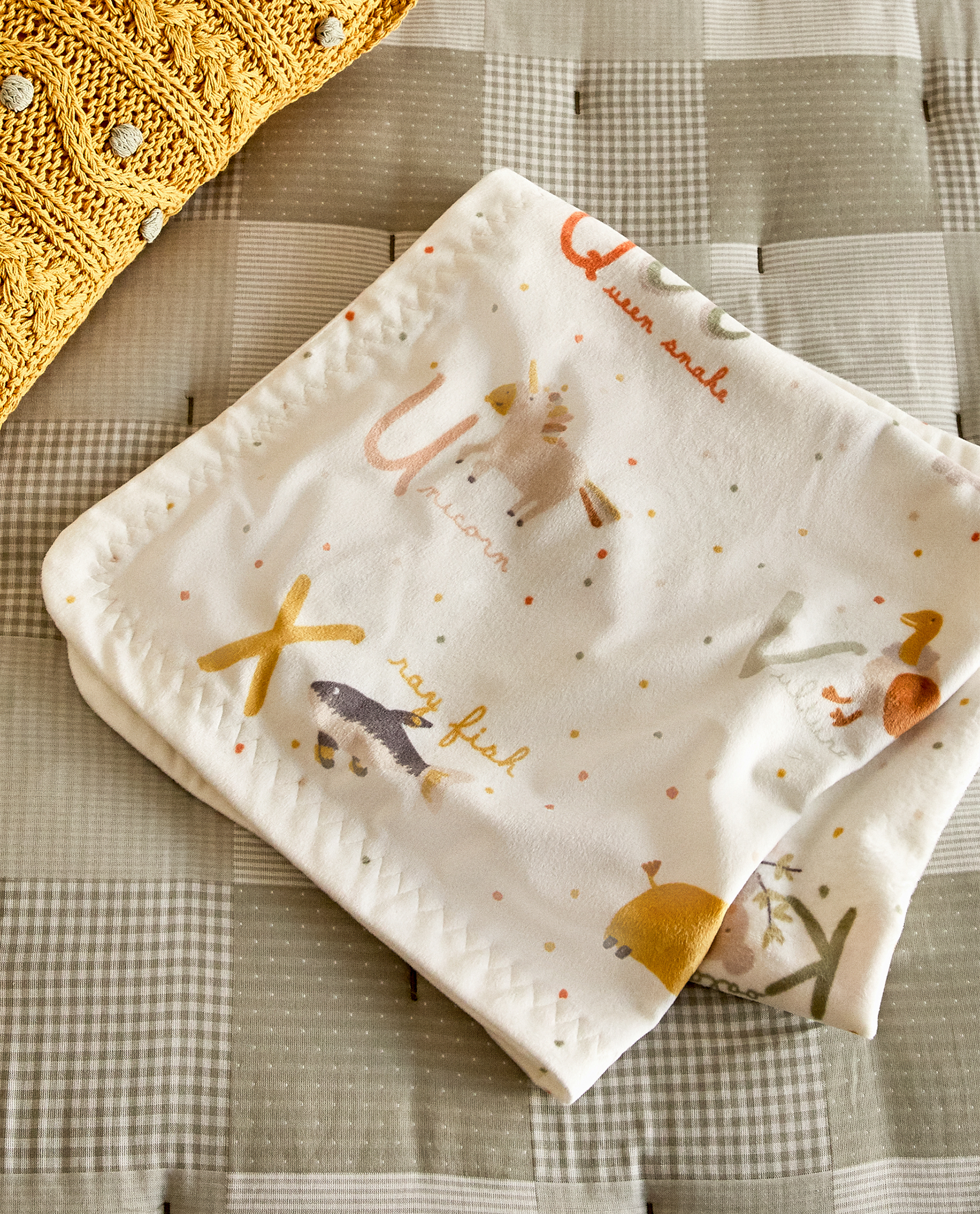 Animal Alphabet Fleece Blanket Blankets Bedroom Kids Zara Animal Alphabet Fleece Blanket Blankets Bedroom Kids Zara