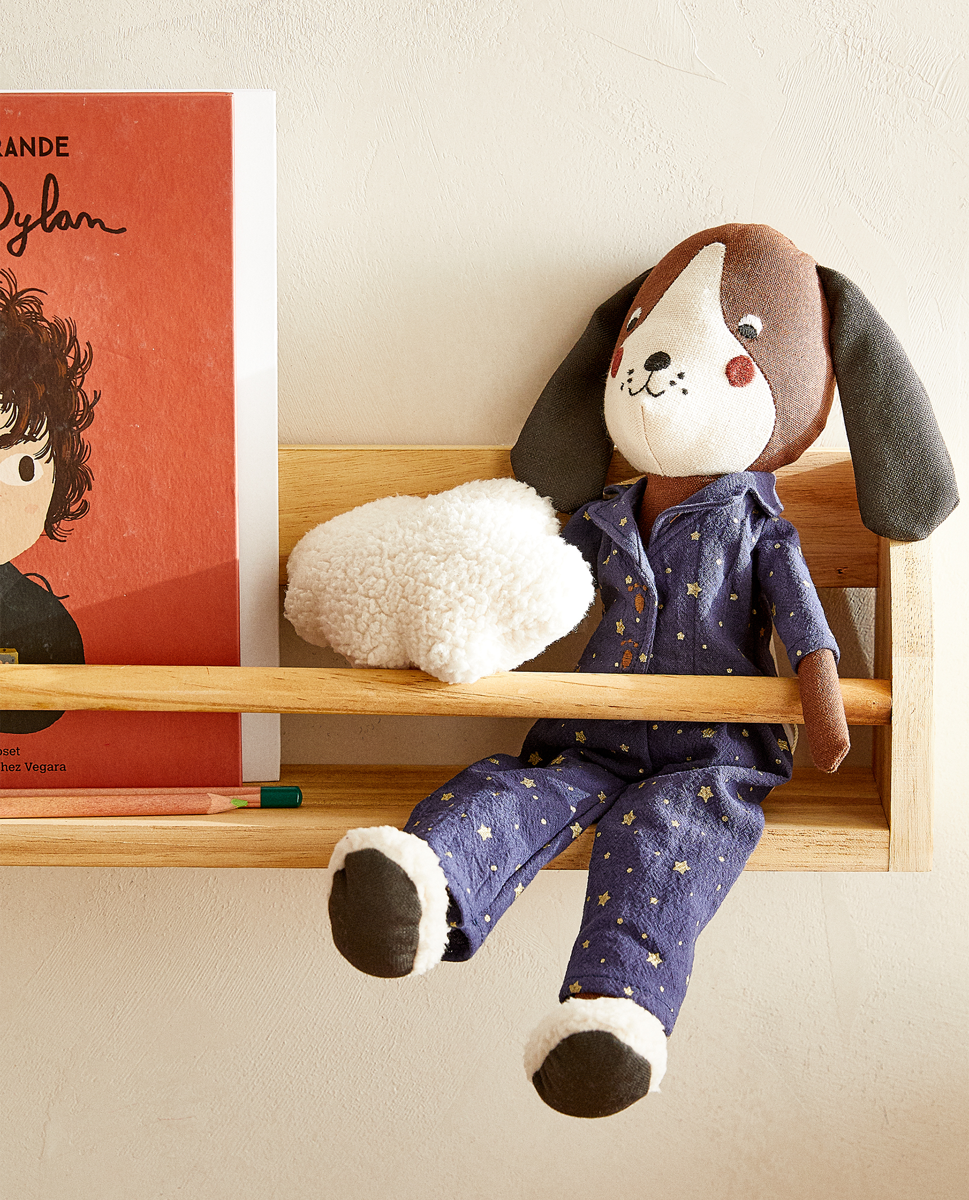 Peluche Perro Pijama Estrellas Peluches Y Munecos Jugar Ninos Zara Home Espana
