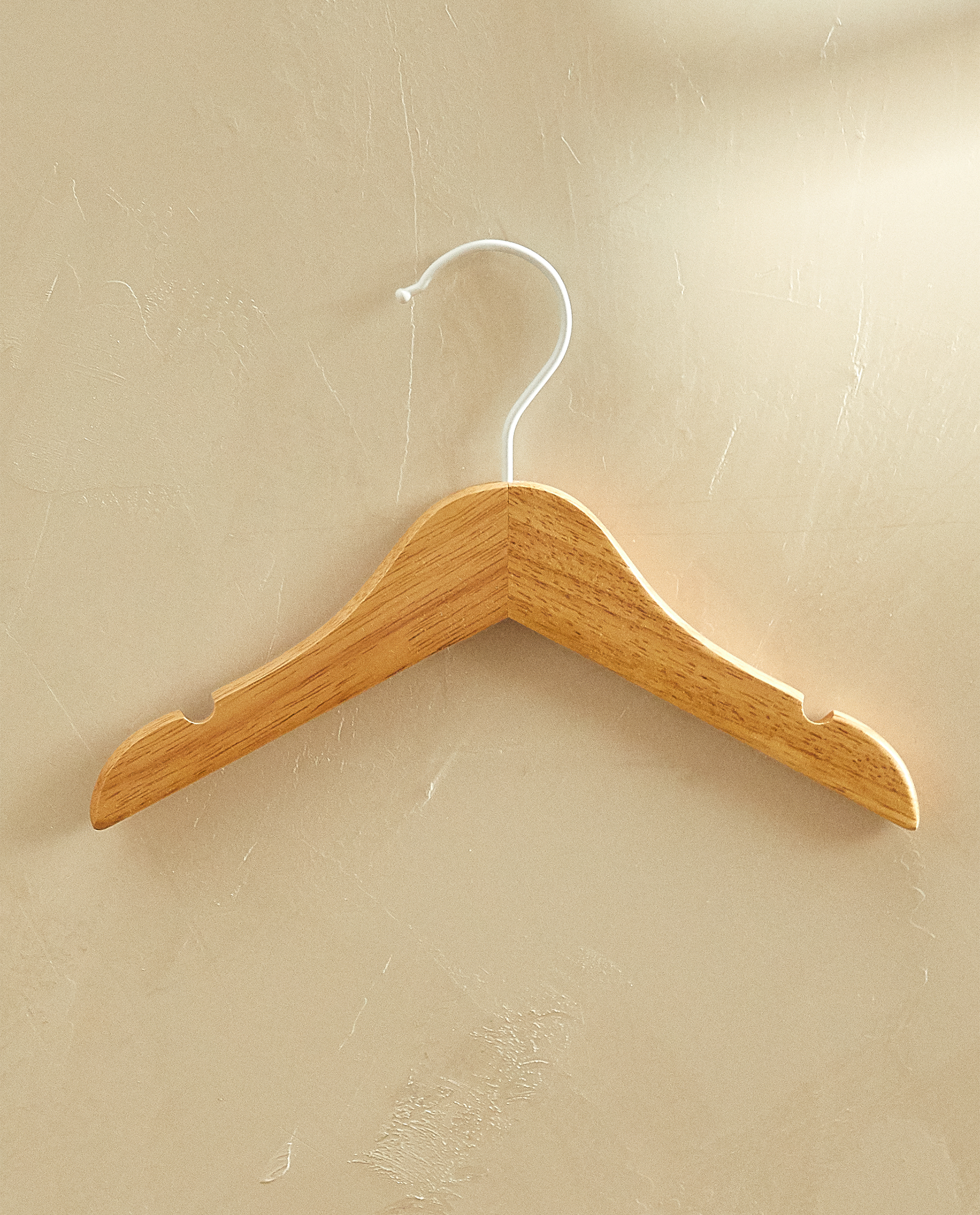 Perchas Bebe Madera Pack De 3 Perchas Y Organizadores Ordenar Ninos Zara Home Espana