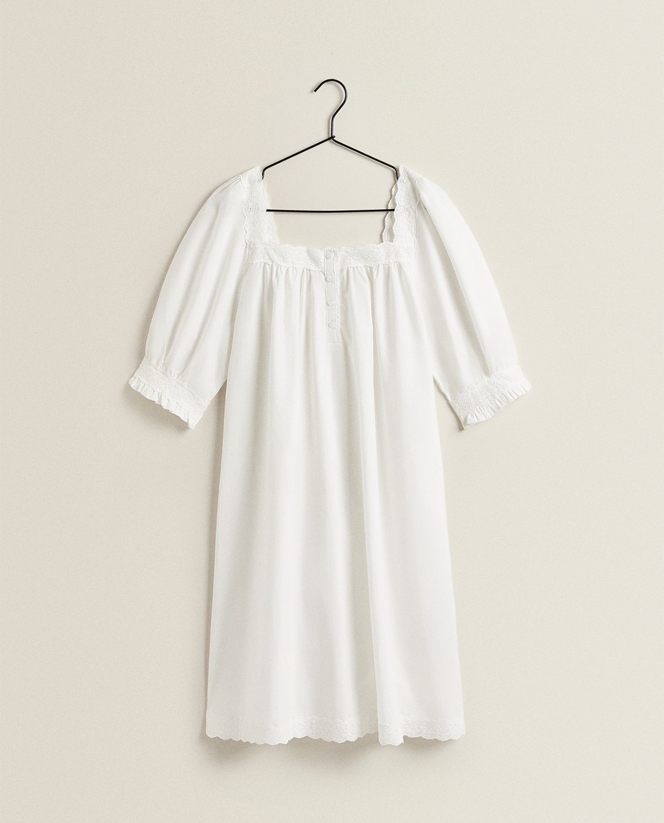 NIGHTDRESS WITH EMBROIDERED STRAP