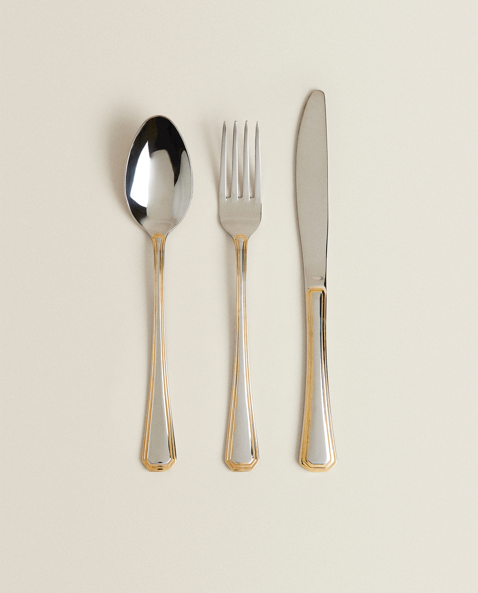SET OF 3 PIECES OF CUTLERY WITH GOLD RIM
