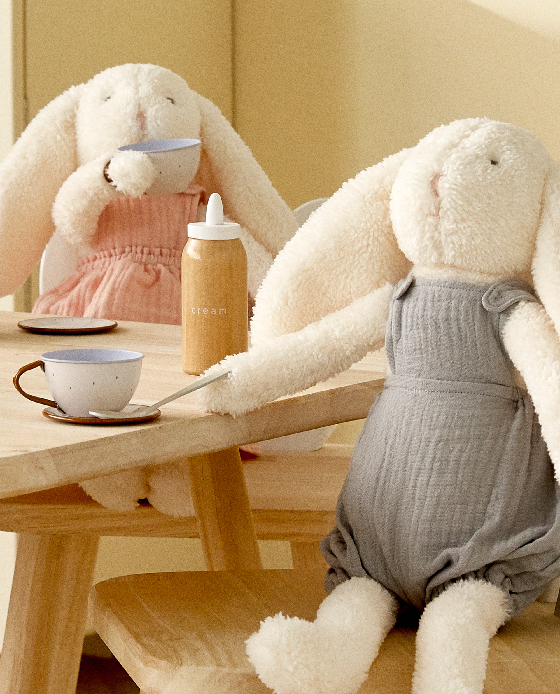 Peluche Conejito Peto Peluches Y Munecos Jugar Ninos Zara Home Mexico