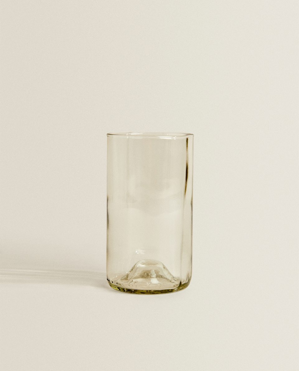 GLASS TUMBLER WITH BOTTLE BASE