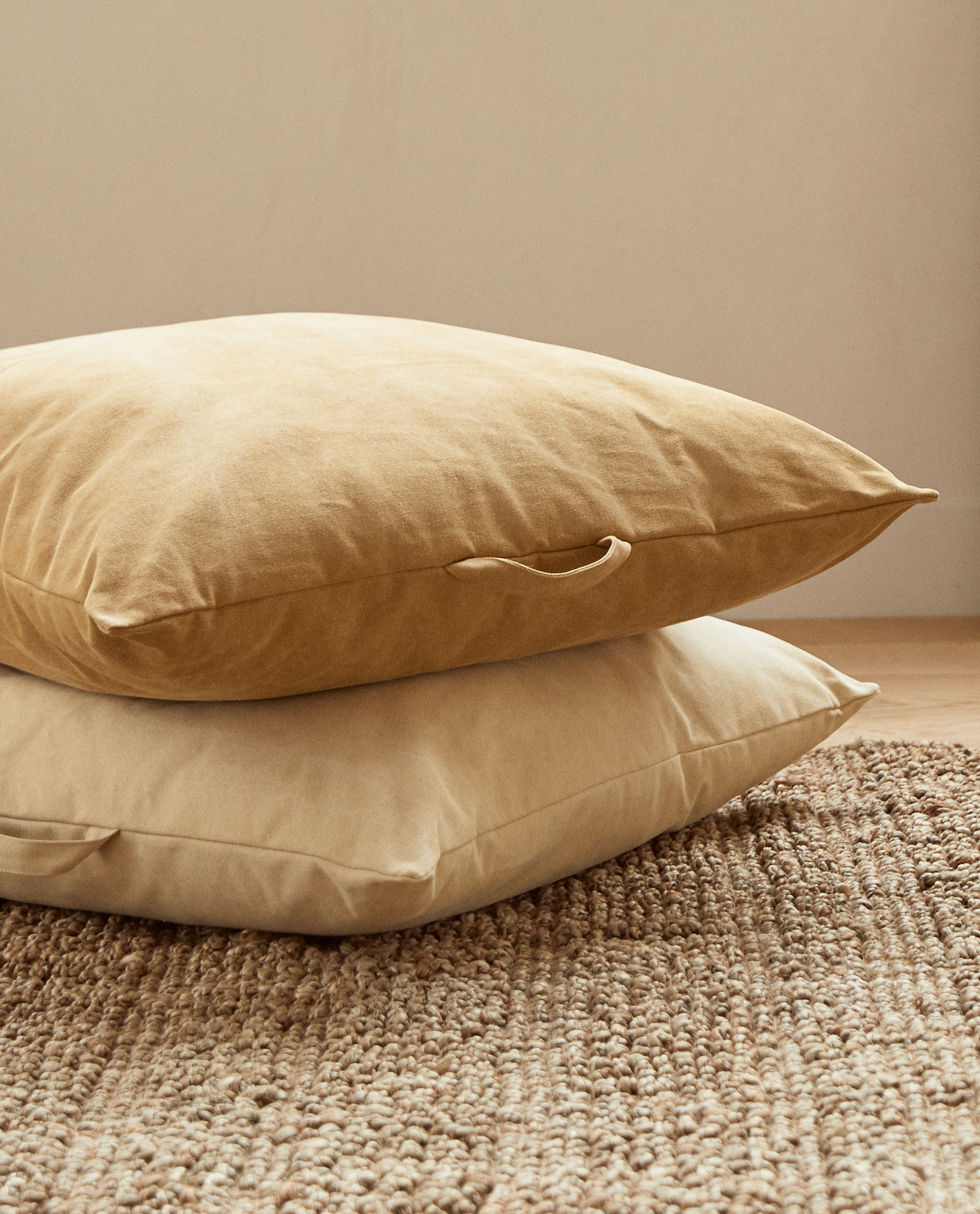 floor pillow with handle