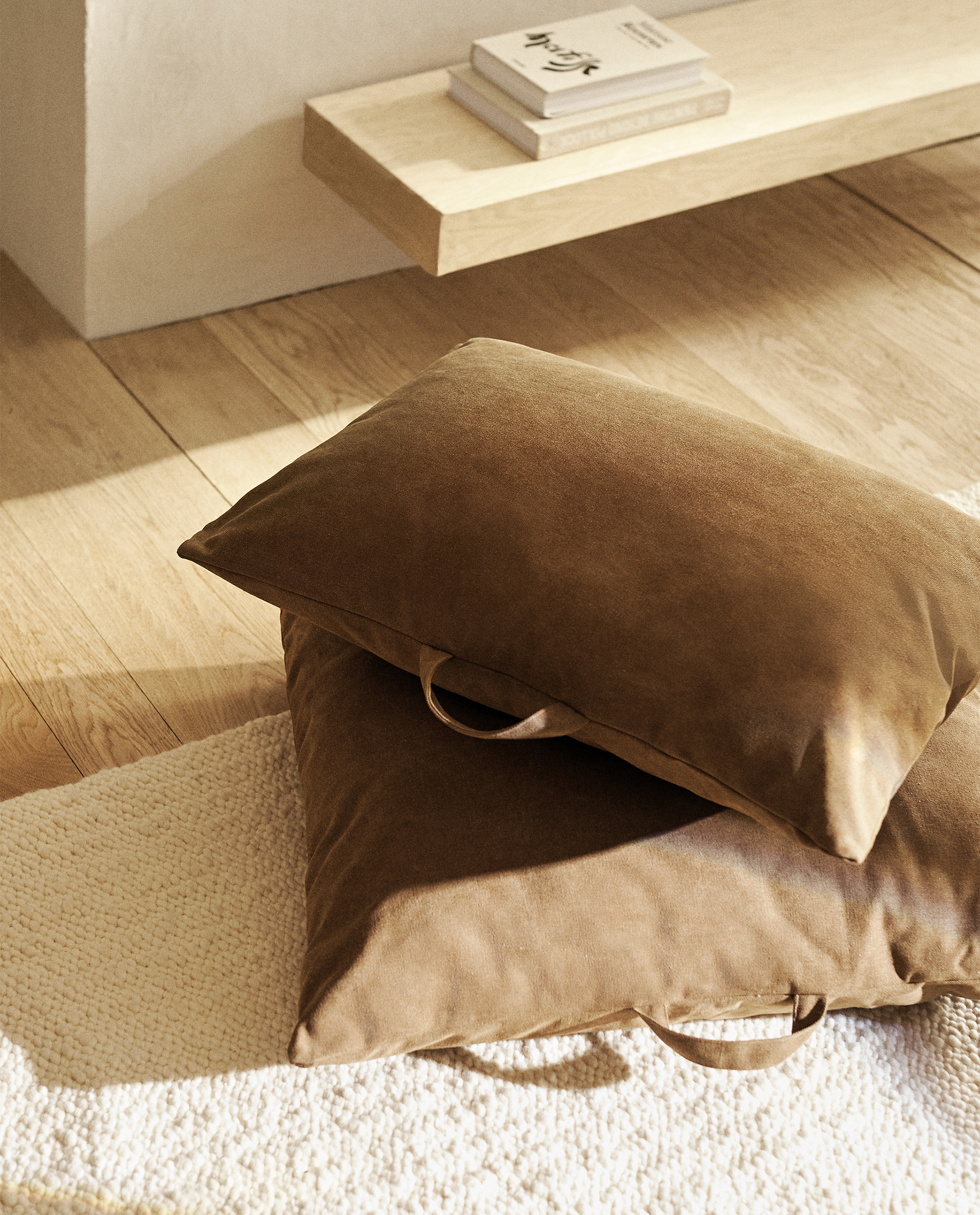 floor pillow with handle