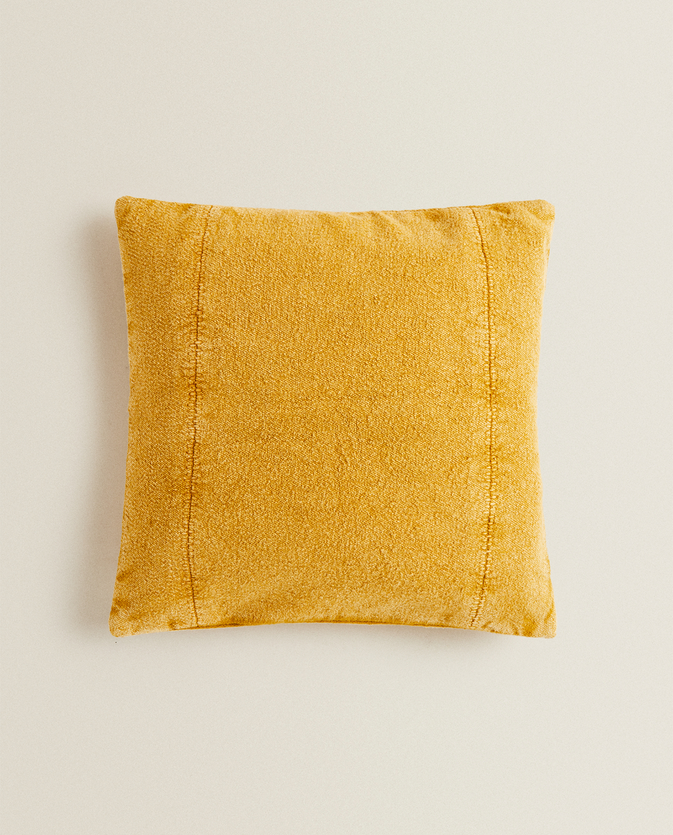 CUSHION COVER WITH SEAM DETAIL