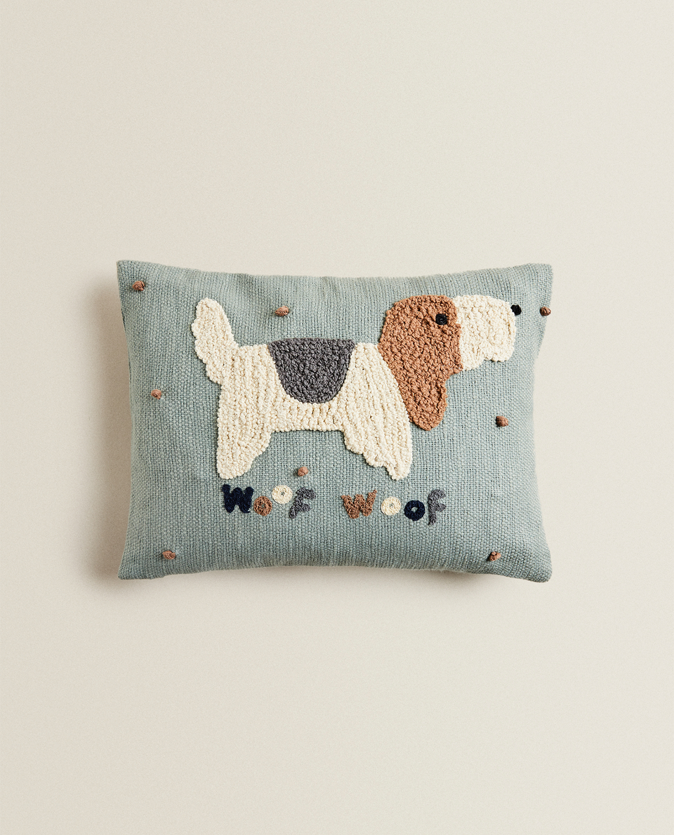 THROW PILLOW COVER WITH EMBROIDERED DOG