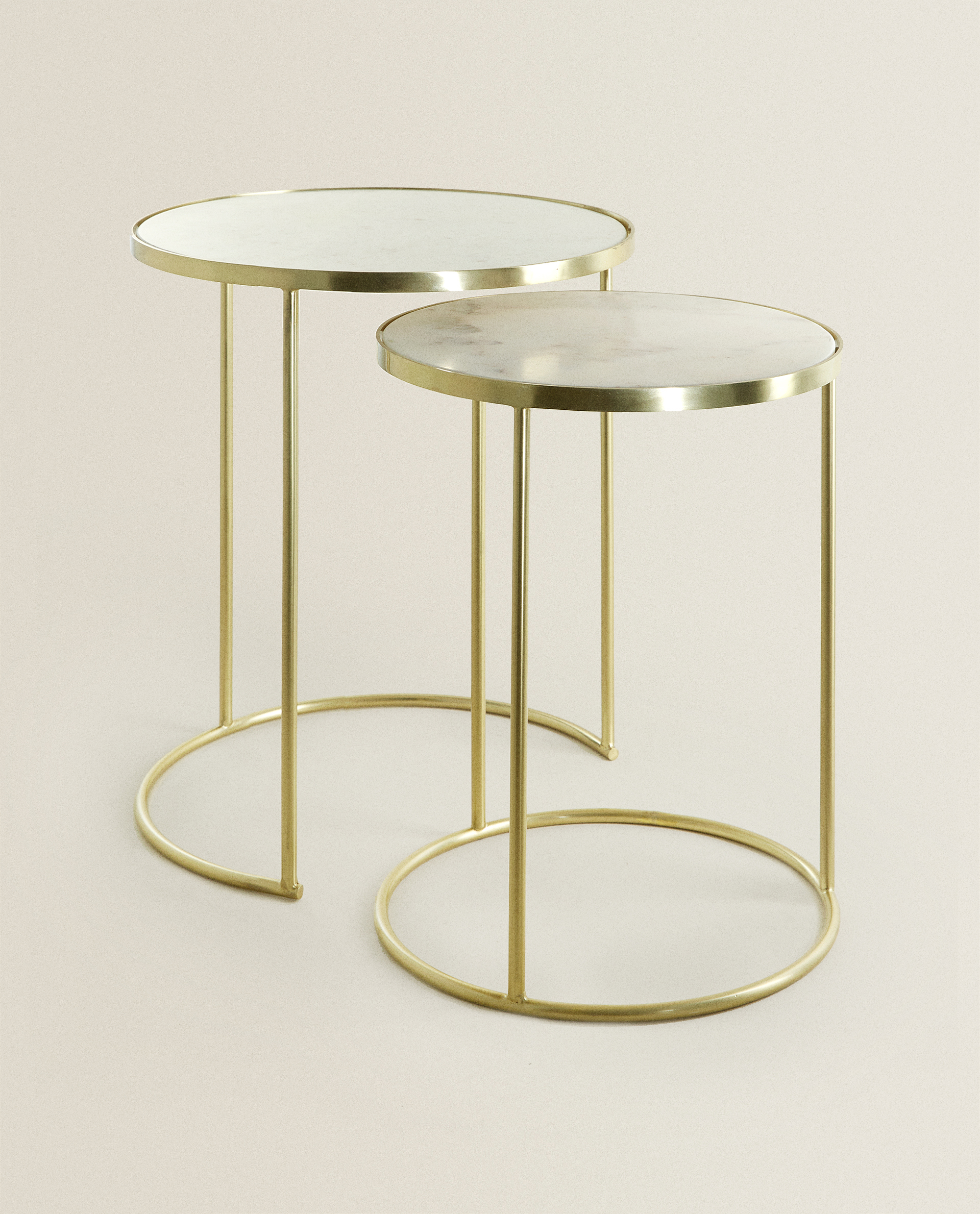 Сет столиков. Приставной столик (сет из 2-х) Side Table Astra Set of 2 113933, шт. Стол Zara Home золотой.