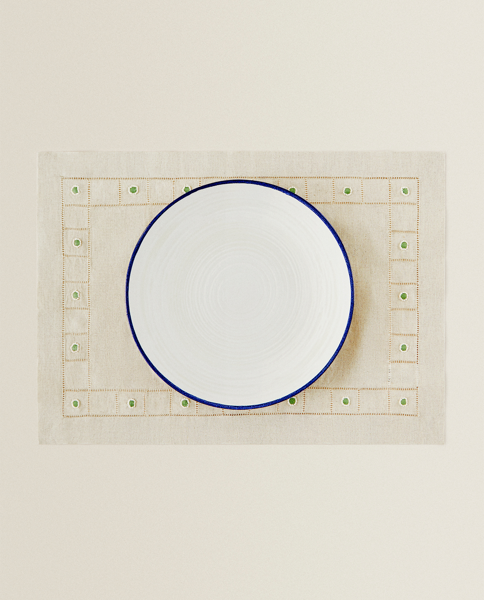 EMBROIDERED LINEN PLACEMAT