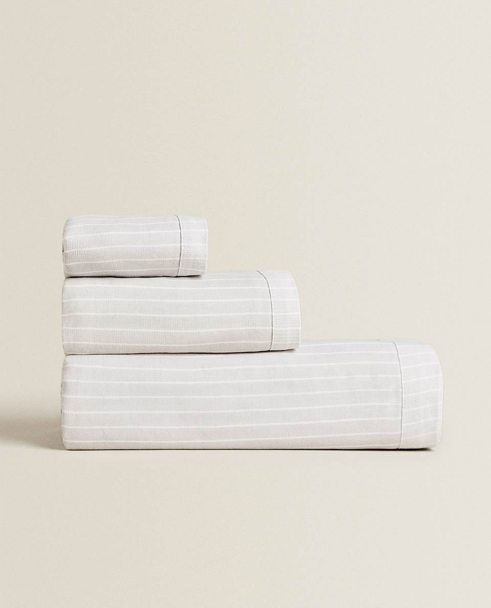 STRIPED DOUBLE-SIDED TOWEL
