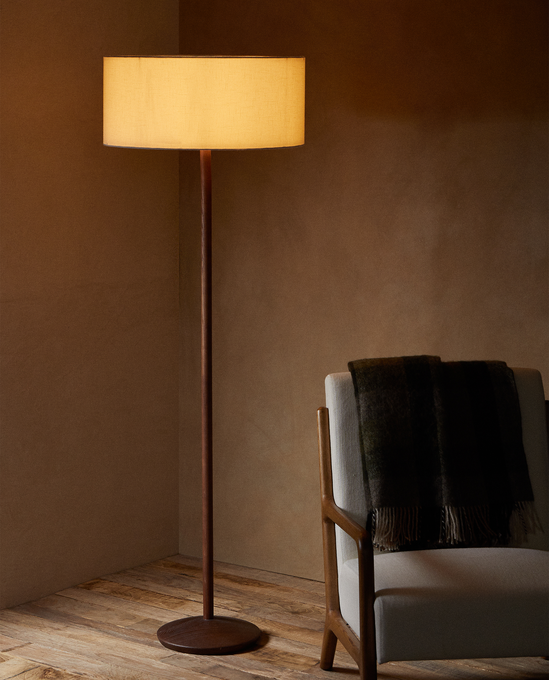 Floor Lamp With Linen Lampshade Lighting Living Room New Collection Zara Home Germany