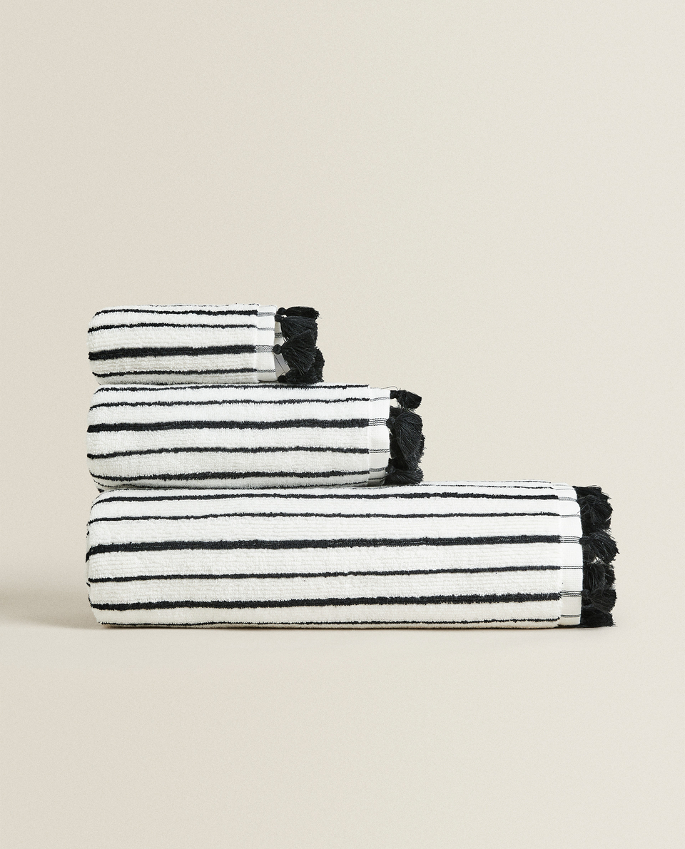 STRIPED TOWEL WITH TASSELS