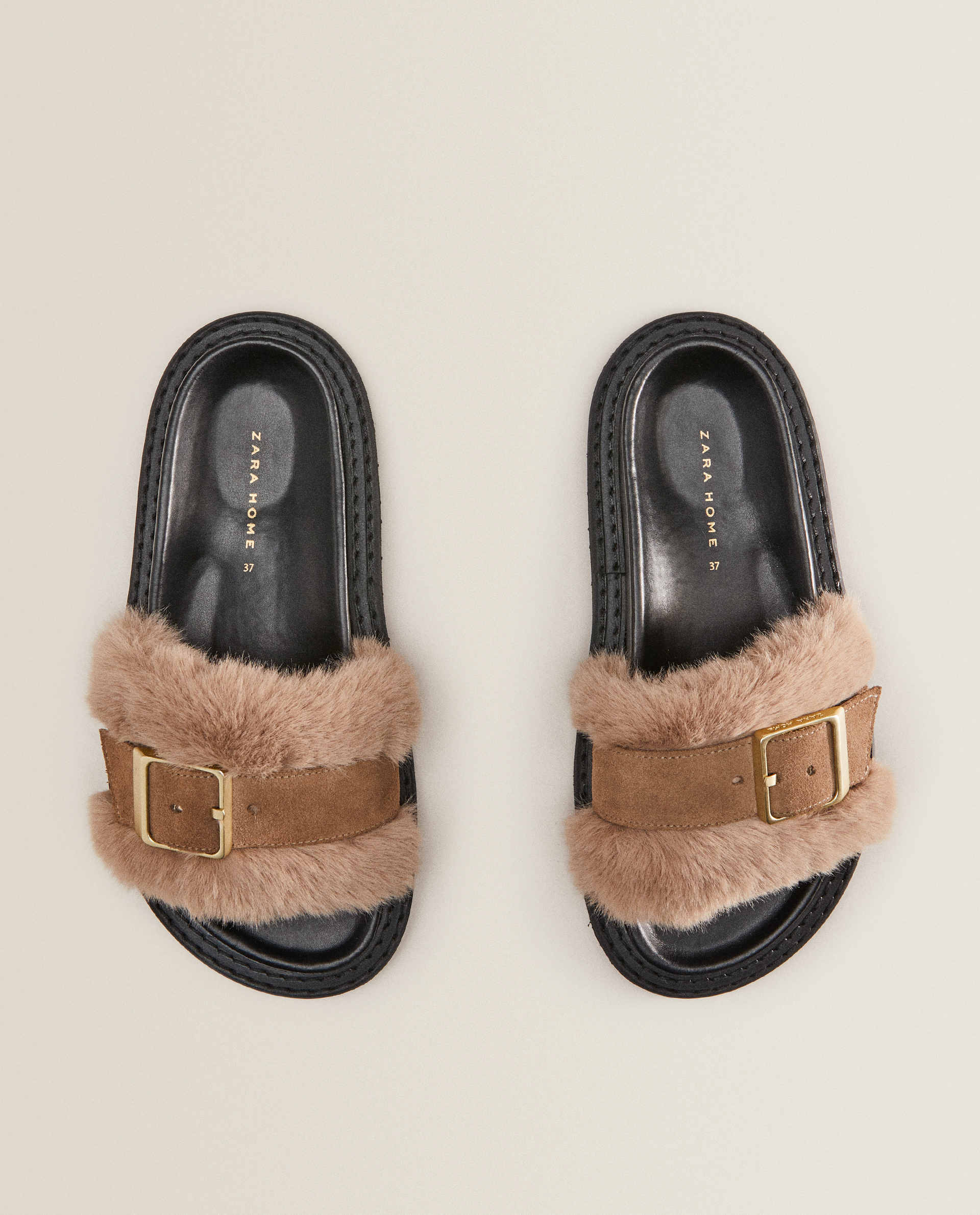 sandale fourrure zara