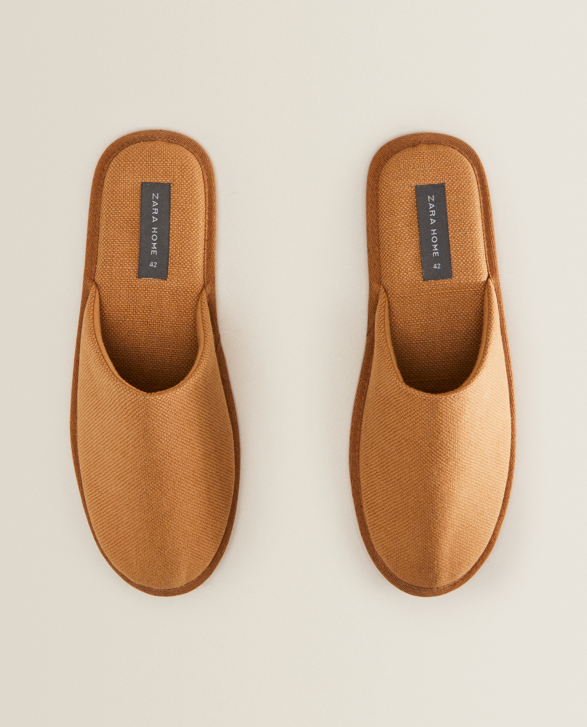 Chinelos de quarto homem zara Outlet