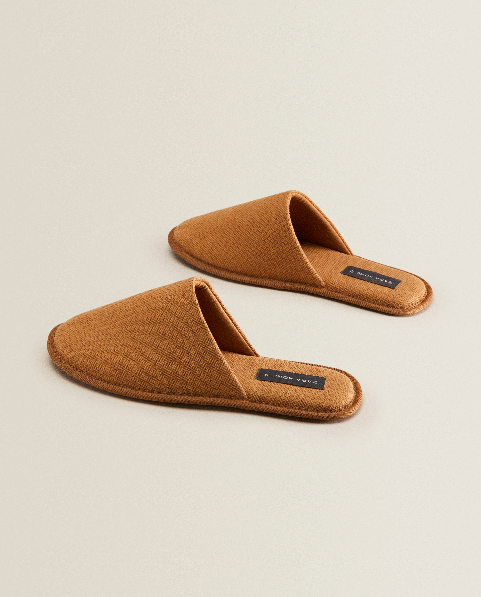 أنا سعيد صحي عملية zara pantoffels heren - rise-association.com