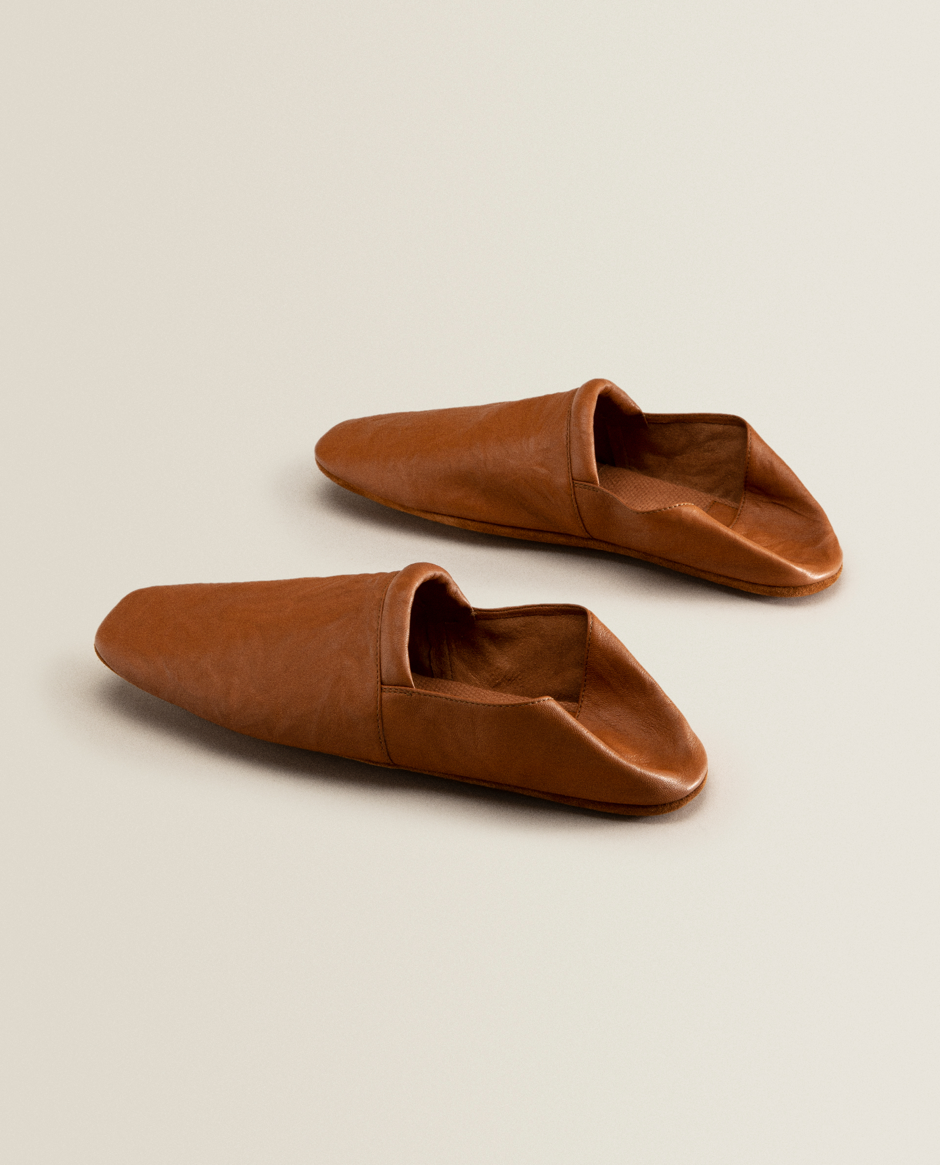 Leather babouches Outlet