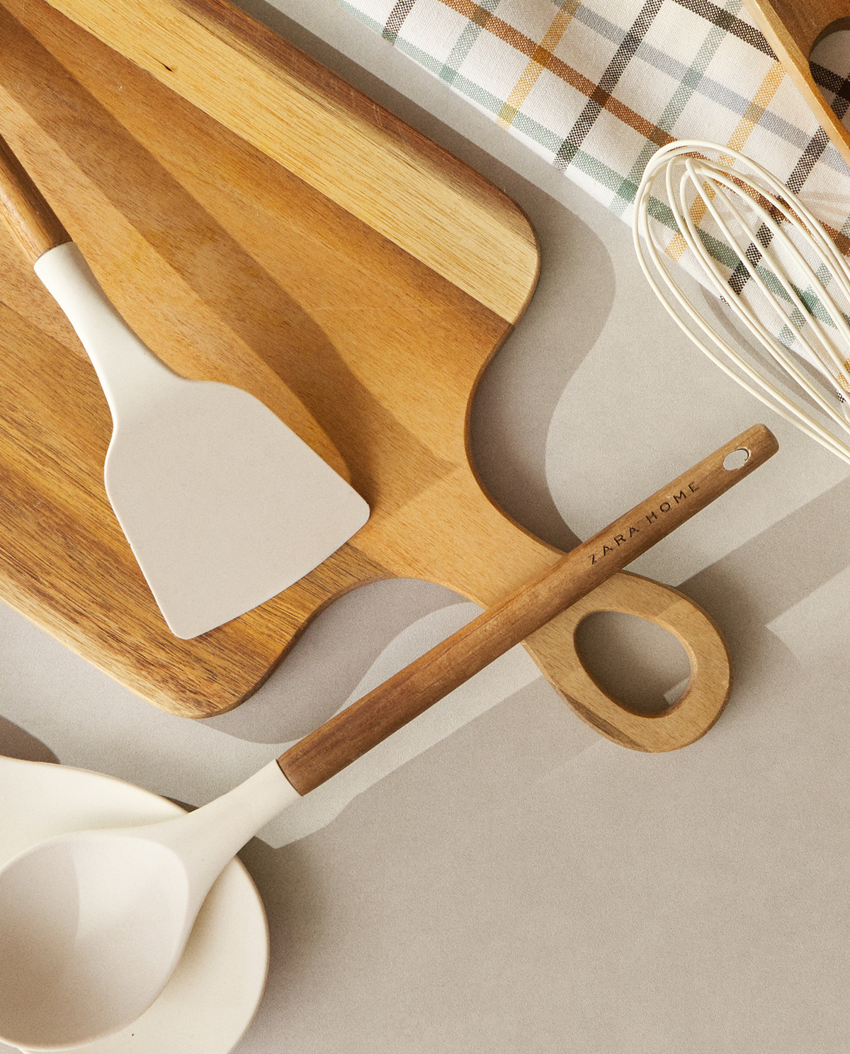 SET DE UTENSILIOS SILICONA Y MADERA