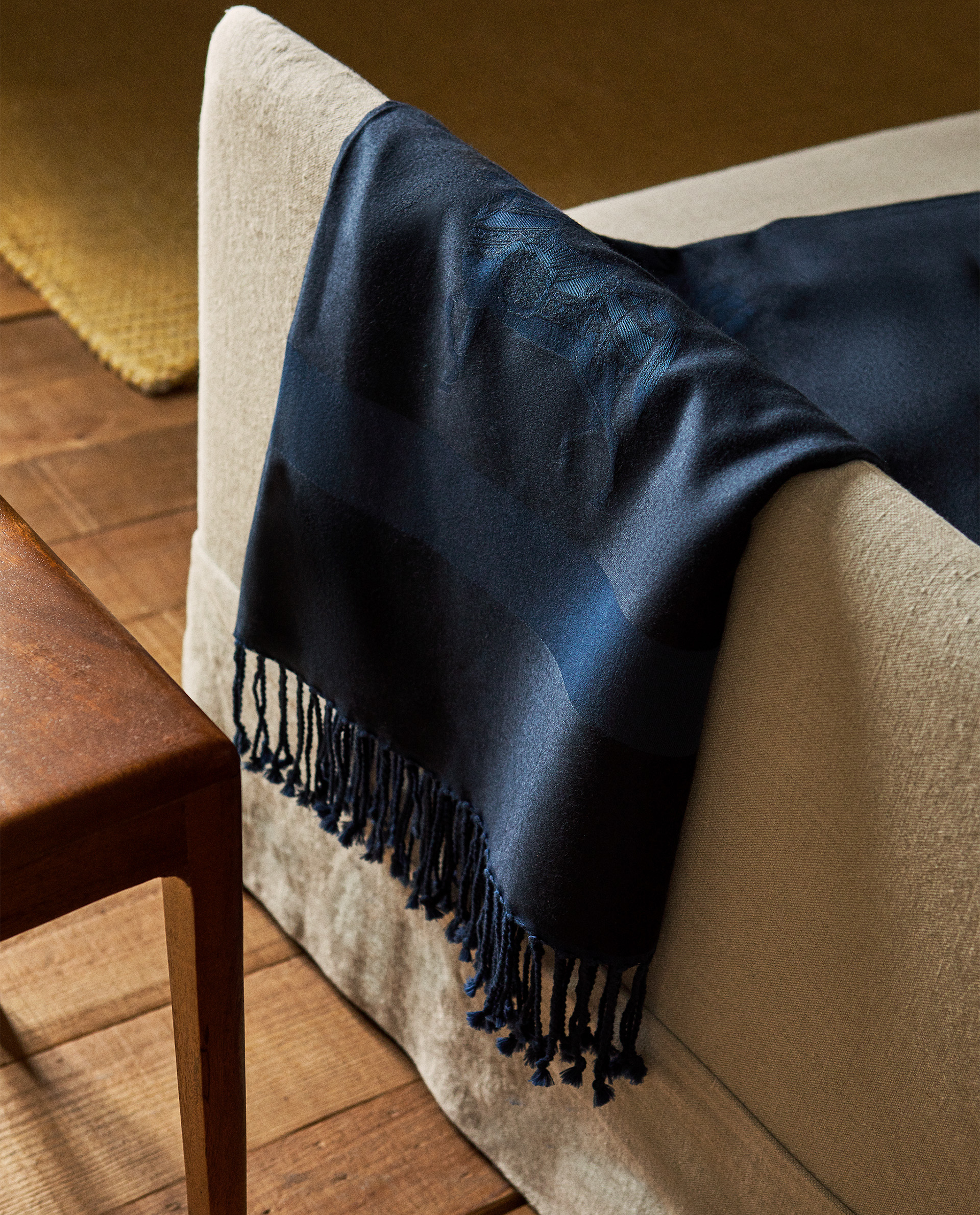 Jacquard Horse Blanket Blankets Living Room New Aw21 Collection Zara Home Uae Abu Dhabi Al Ain Ras Al Khaimah
