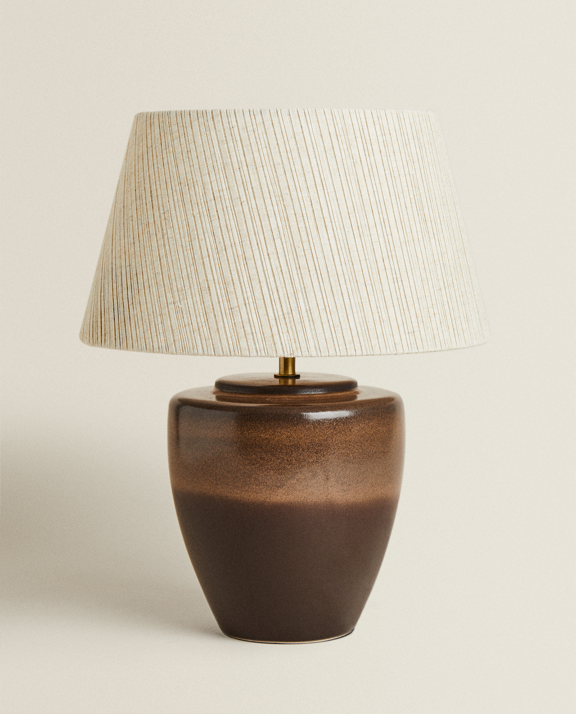 lampa s plissirovannym abazhurom