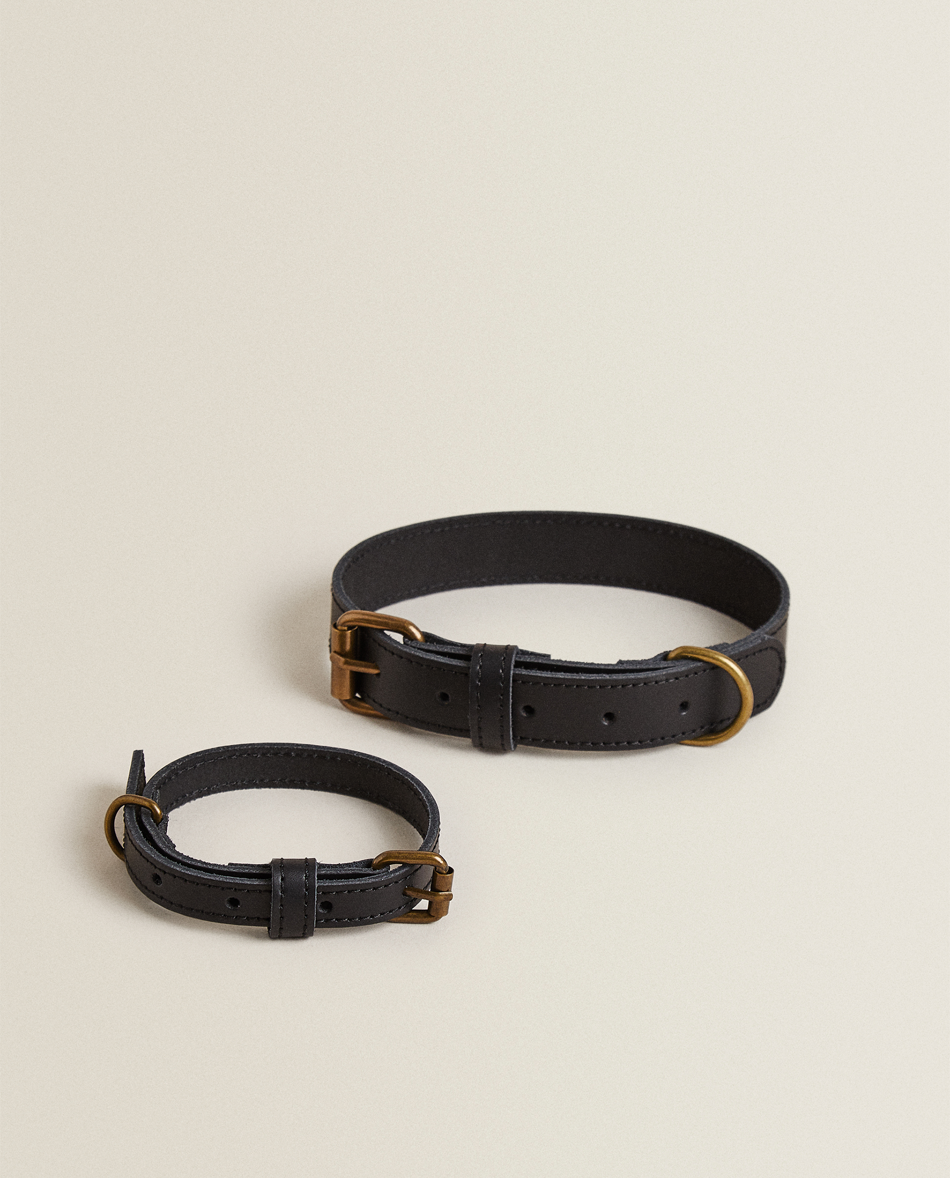 Plain leather dog collar Clearance
