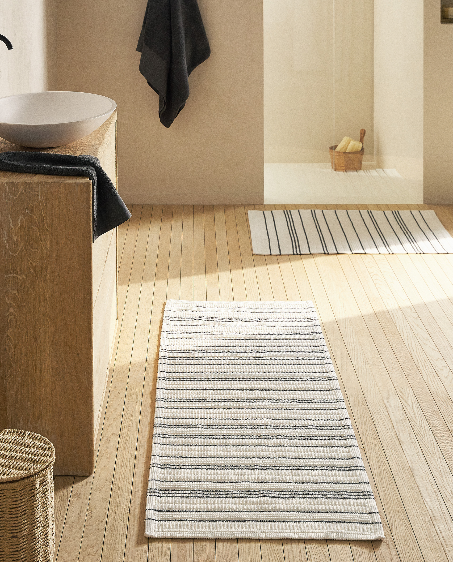 Non Slip Bath Mat Bathmats Bathroom Sale Zara Home Uae Abu Dhabi Al Ain Ras Al Khaimah