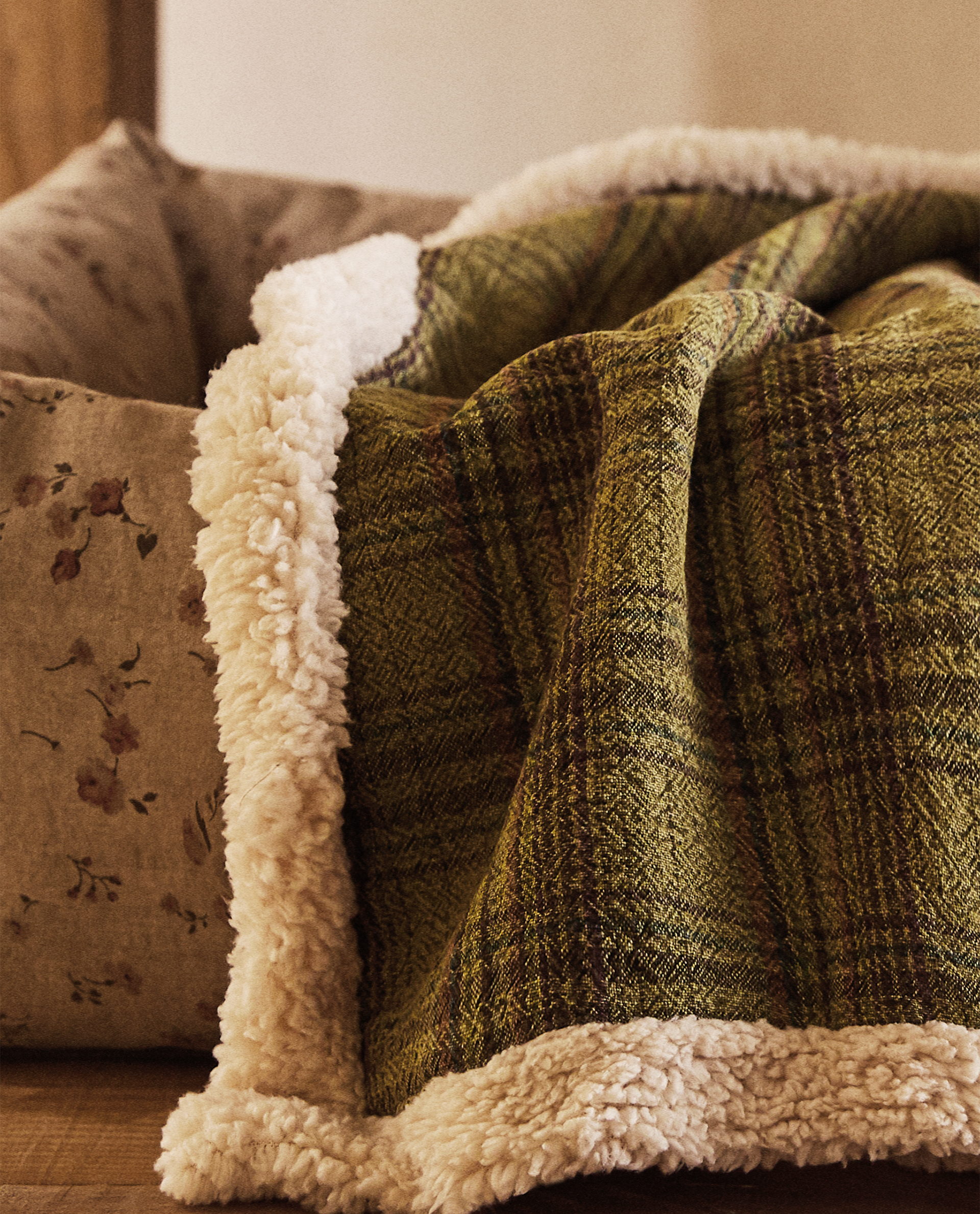 Check Faux Shearling Blanket Blankets Bedroom Sale Zara Home Thailand Check Faux Shearling Blanket Blankets Bedroom Sale Zara Home Thailand
