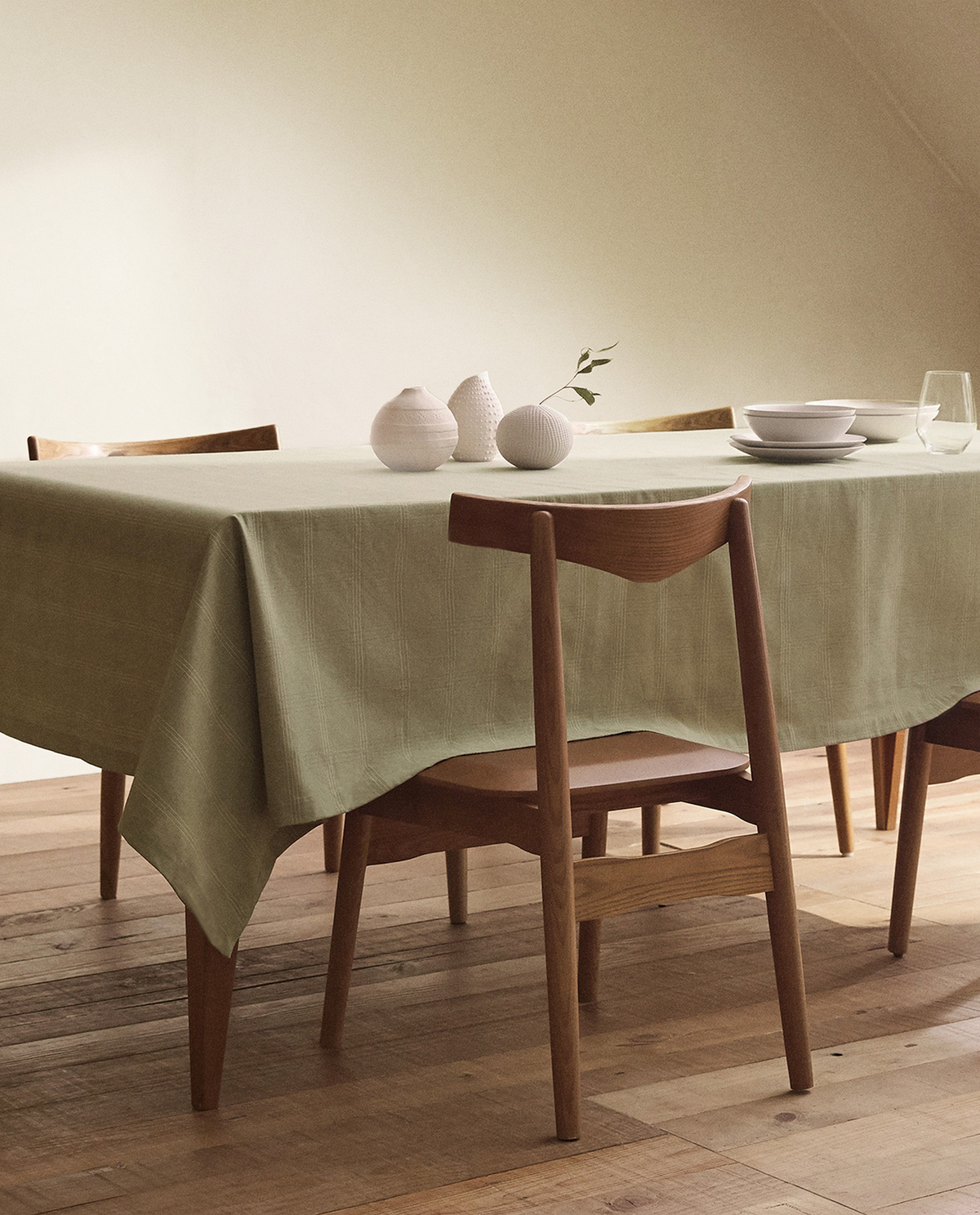 COTTON TABLECLOTH WITH STITCHED CHECK DESIGN