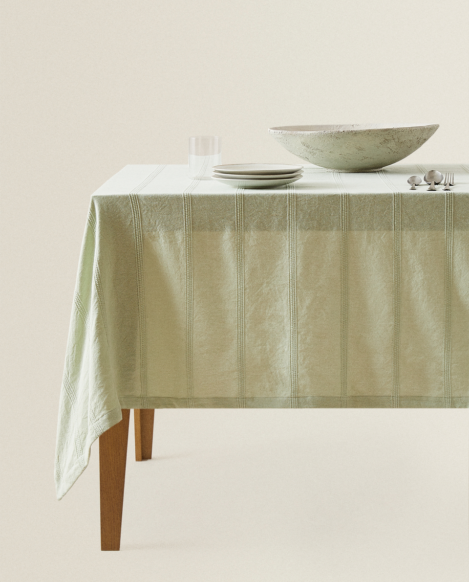 tablecloth on table