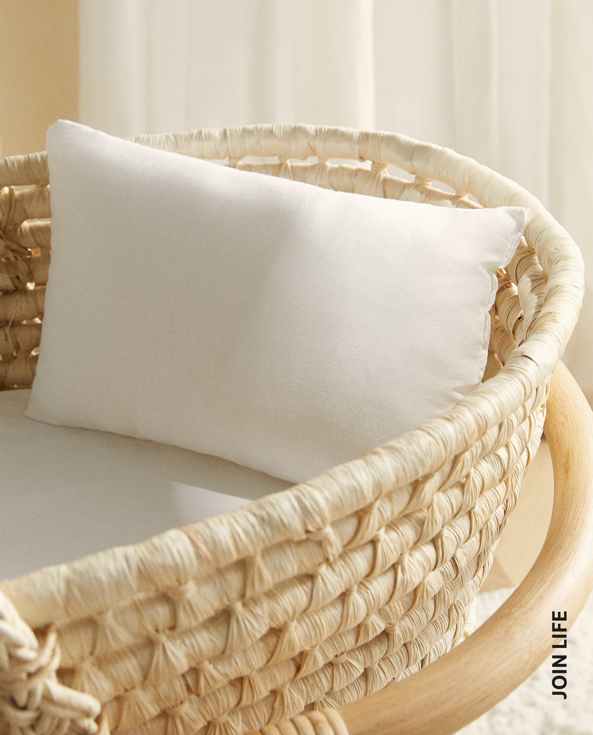 bassinet and mini crib pillow insert